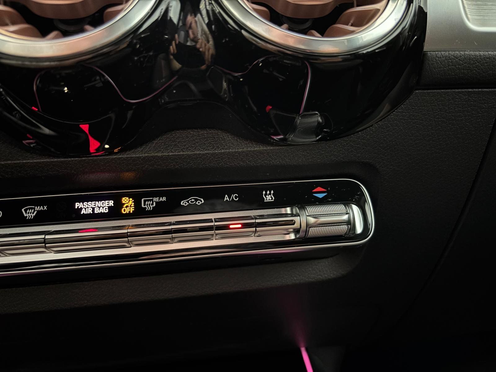 Fahrzeugabbildung Mercedes-Benz EQB 300 4M DISTR+NIGHT+KEYLESS+KAMERA+LED+TOTW.