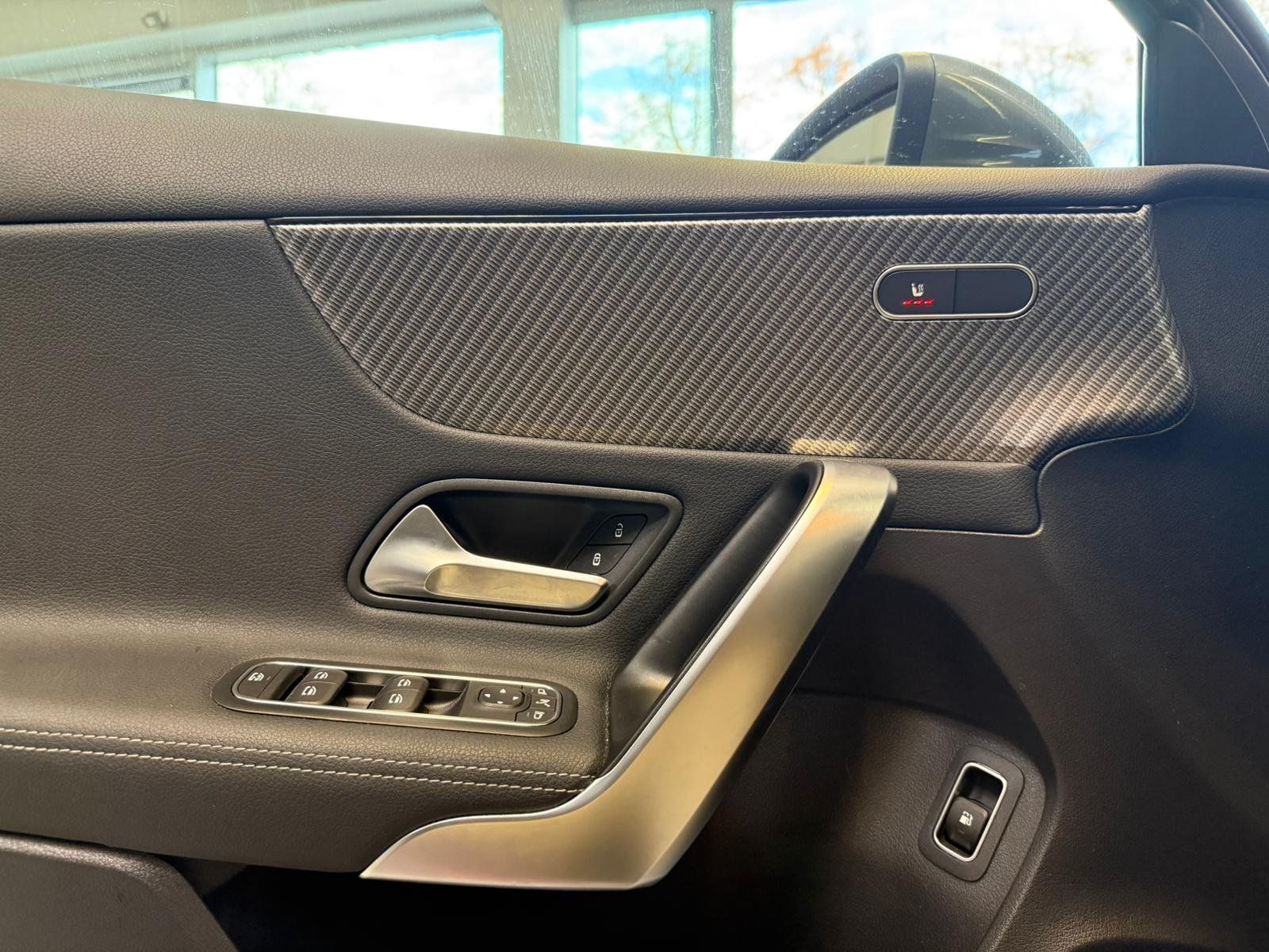 Fahrzeugabbildung Mercedes-Benz A 250 e BURMESTER+18"+AC11KW+PRIVACY+WINTER