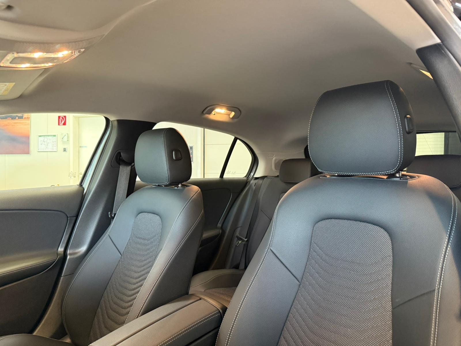 Fahrzeugabbildung Mercedes-Benz A 250 e BURMESTER+18"+AC11KW+PRIVACY+WINTER