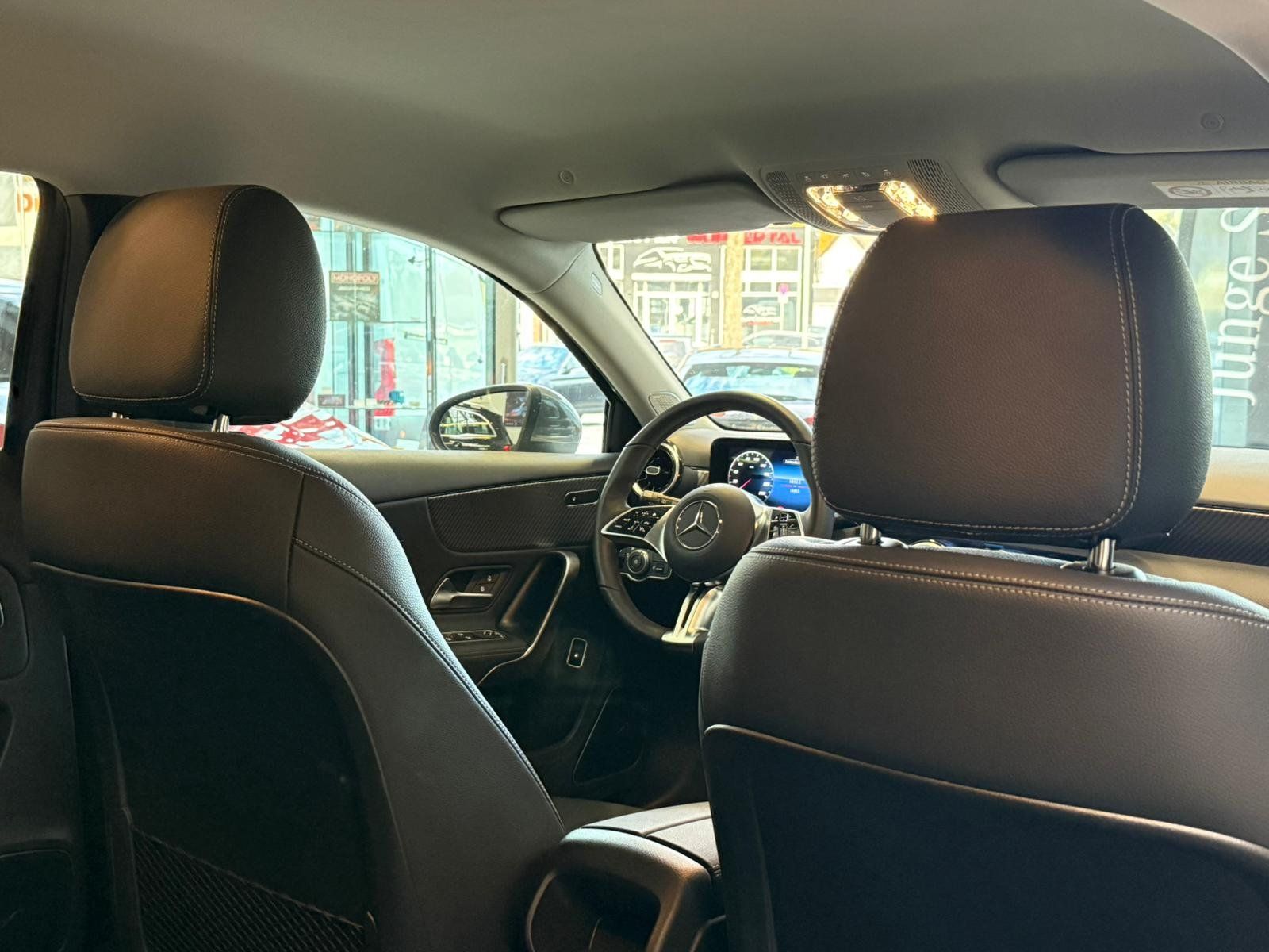 Fahrzeugabbildung Mercedes-Benz A 250 e BURMESTER+18"+AC11KW+PRIVACY+WINTER