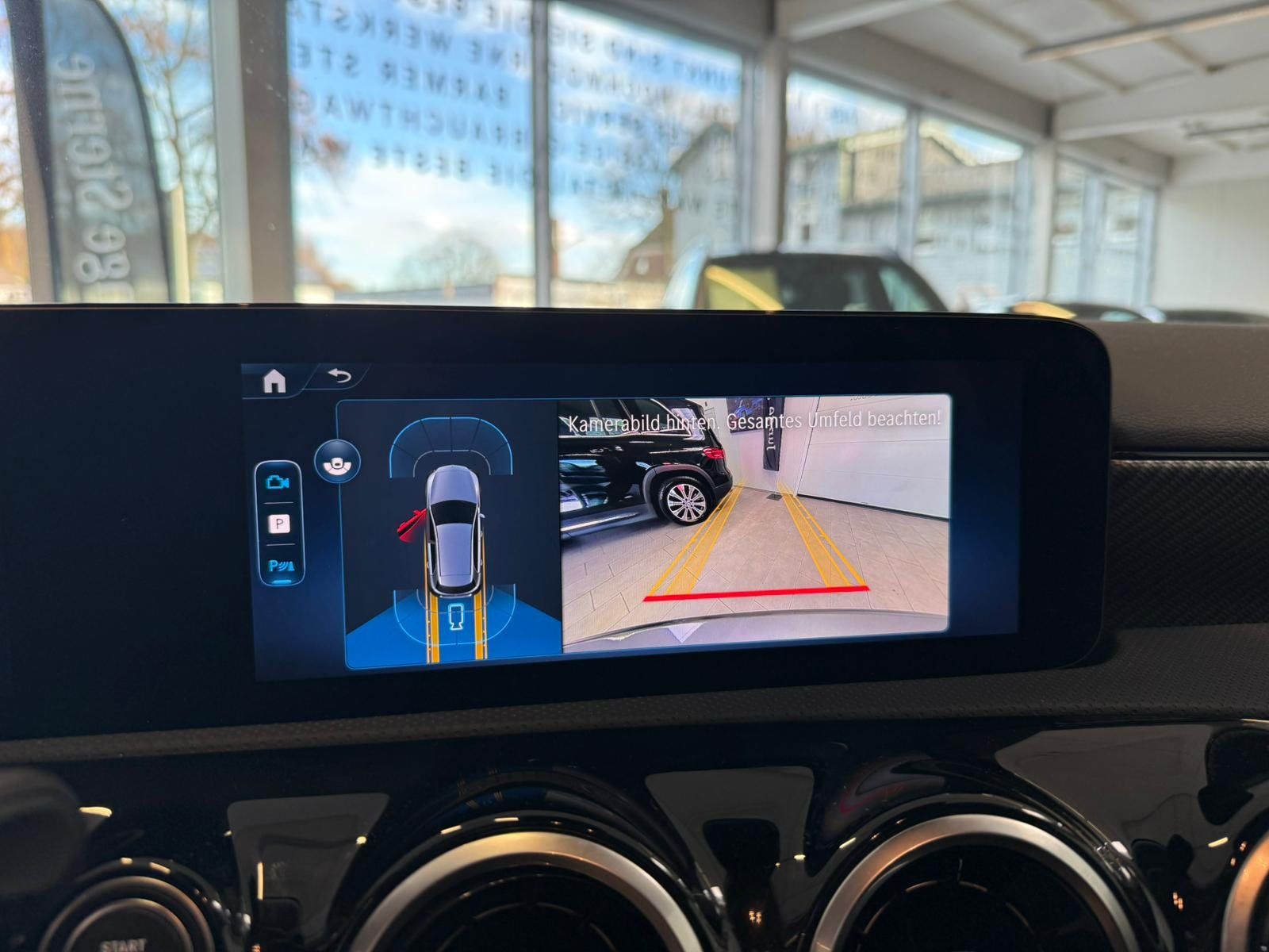 Fahrzeugabbildung Mercedes-Benz A 250 e BURMESTER+18"+AC11KW+PRIVACY+WINTER