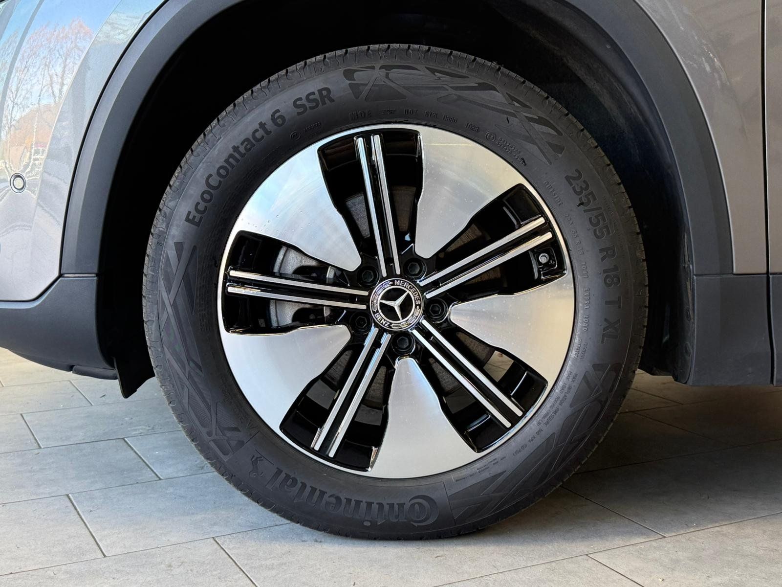 Fahrzeugabbildung Mercedes-Benz EQA 300 4MATIC ADVANCED+MBUX AUGMENTED+CARPLAY