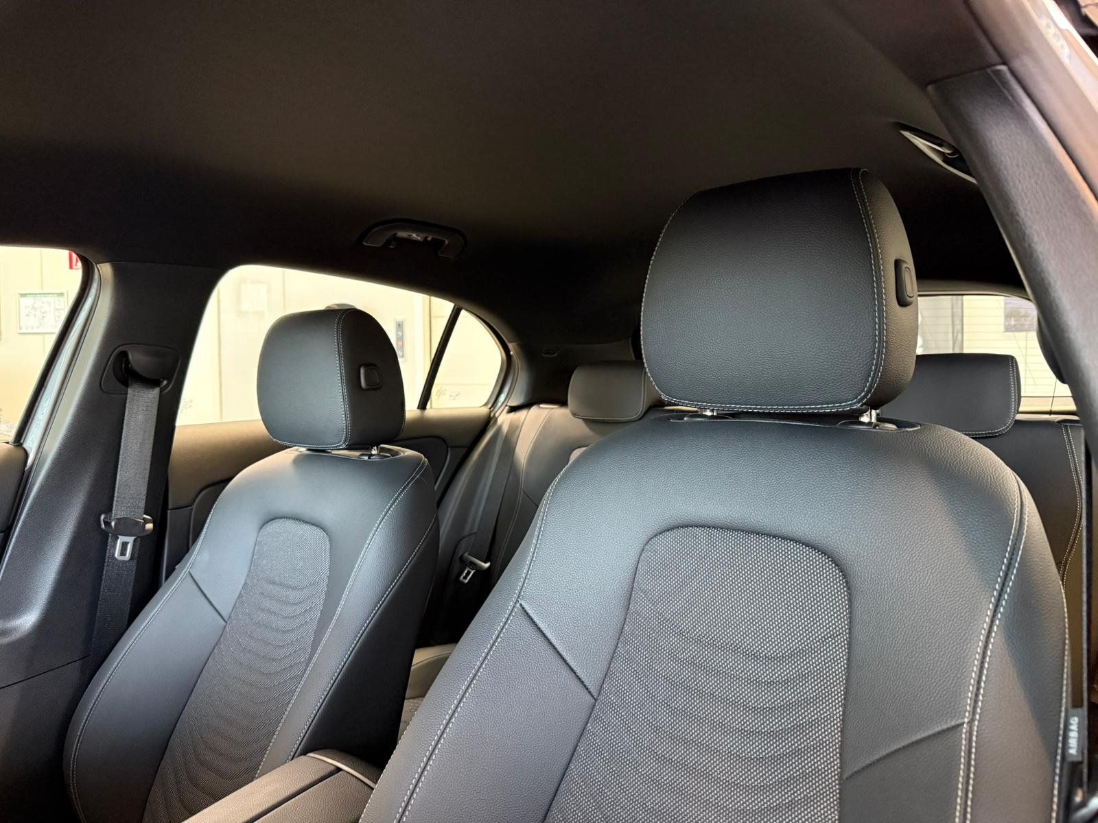 Fahrzeugabbildung Mercedes-Benz A 200 Progressive KAMERA+KEYLESS+TOTW+CARPLAY