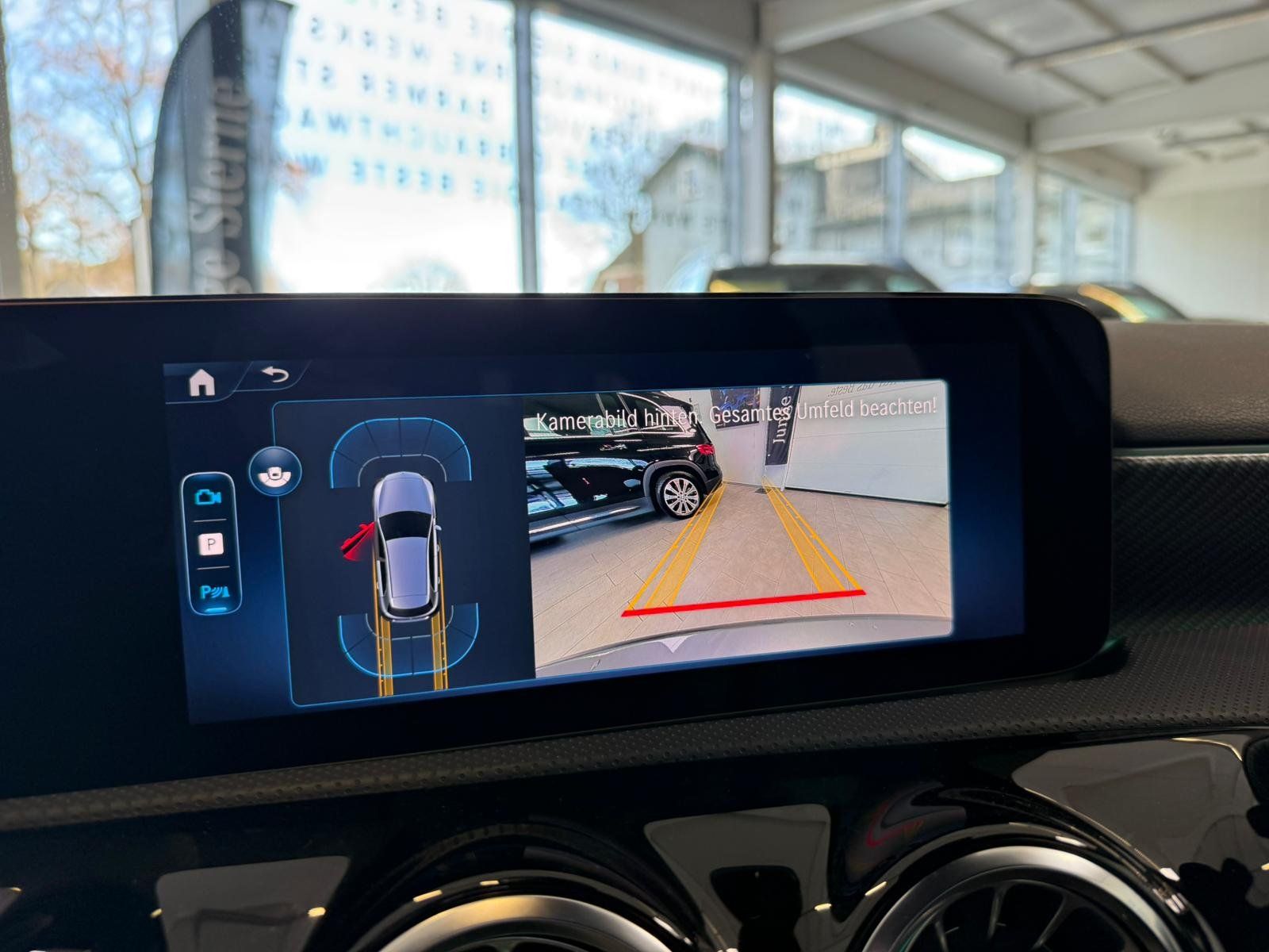 Fahrzeugabbildung Mercedes-Benz A 200 Progressive KAMERA+KEYLESS+TOTW+CARPLAY