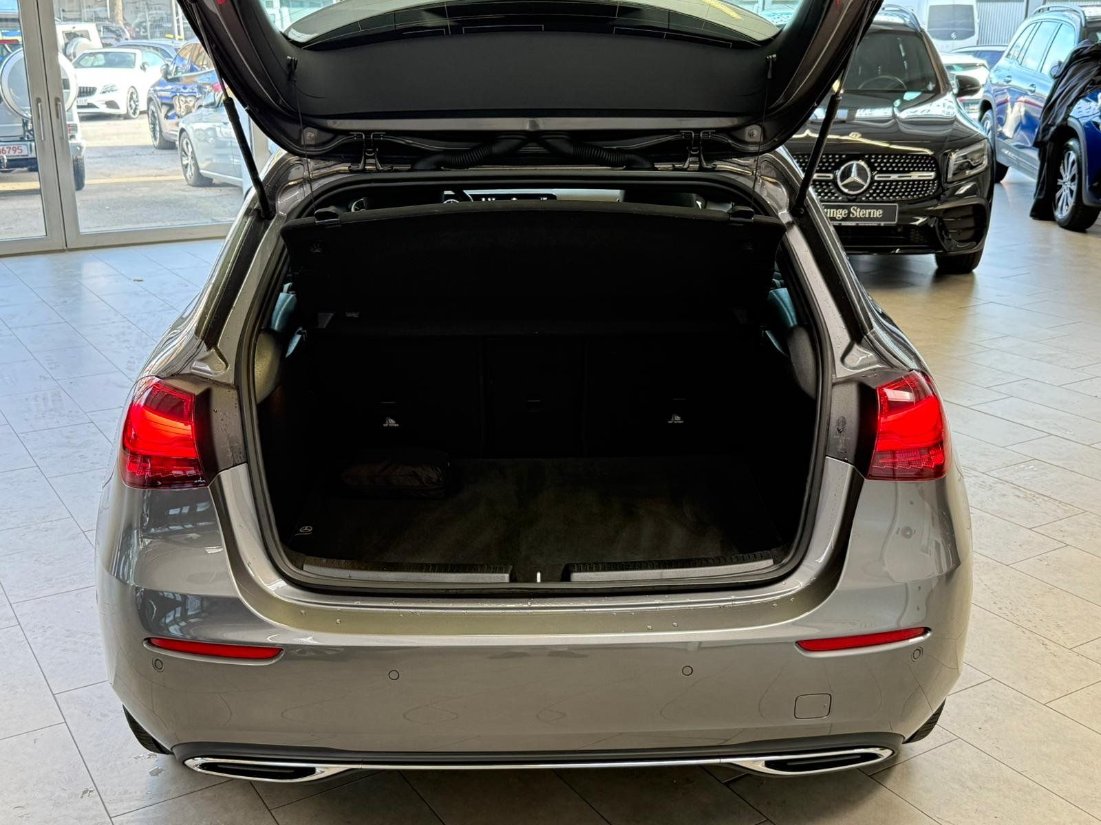 Fahrzeugabbildung Mercedes-Benz A 200 Progressive KAMERA+KEYLESS+TOTW+CARPLAY