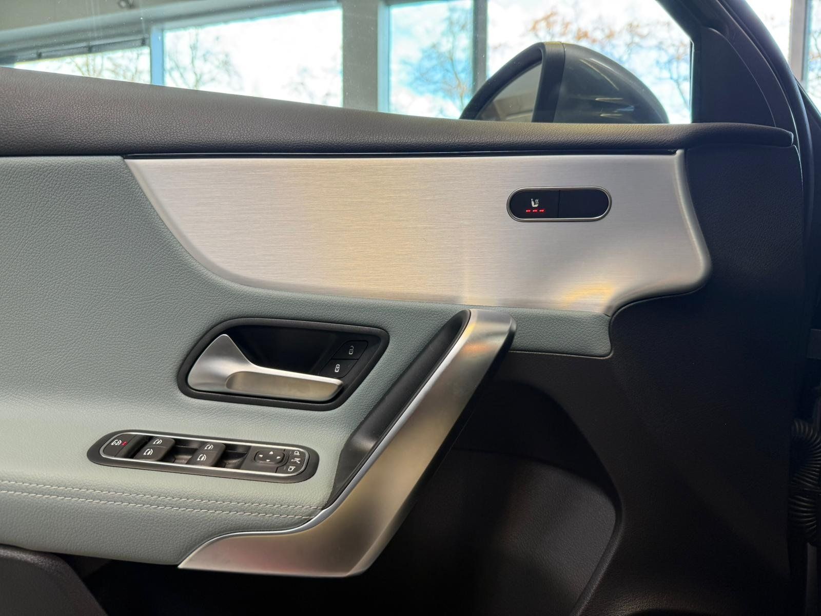 Fahrzeugabbildung Mercedes-Benz A 200 PROGRESSIVE+360°+TOTWINKEL+Laderaumpaket