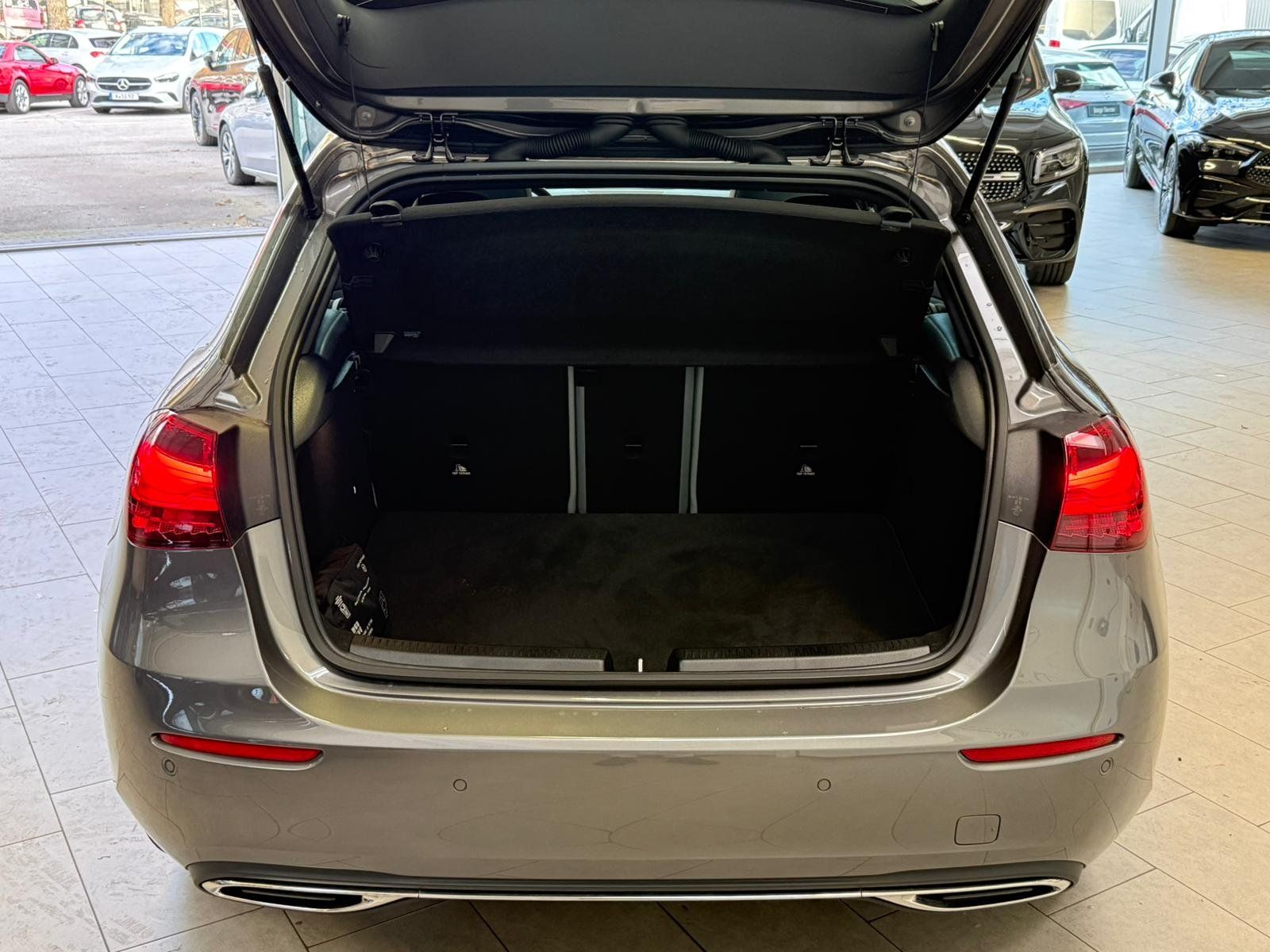 Fahrzeugabbildung Mercedes-Benz A 200 PROGRESSIVE+360°+TOTWINKEL+Laderaumpaket