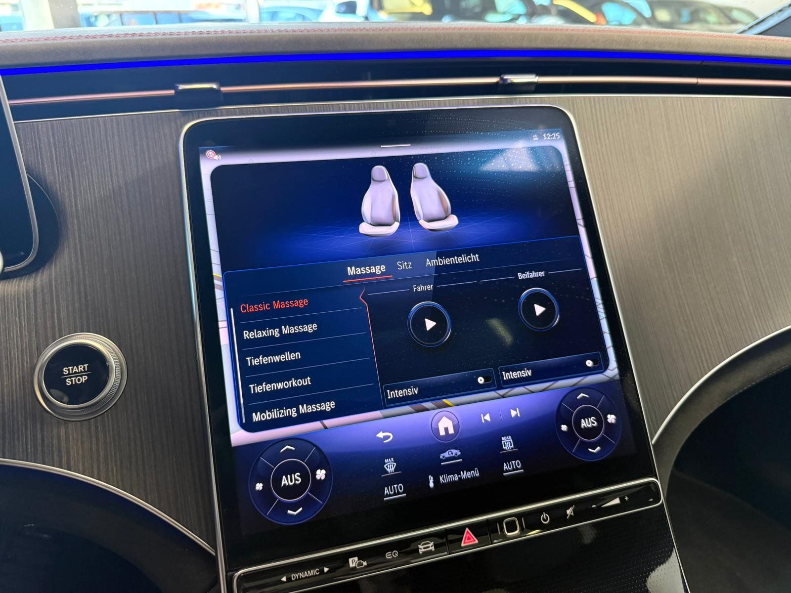 Fahrzeugabbildung Mercedes-Benz EQE 350 4M AMG+AIRMAT+PANO+21+UPE105t€+LEDER+HAL