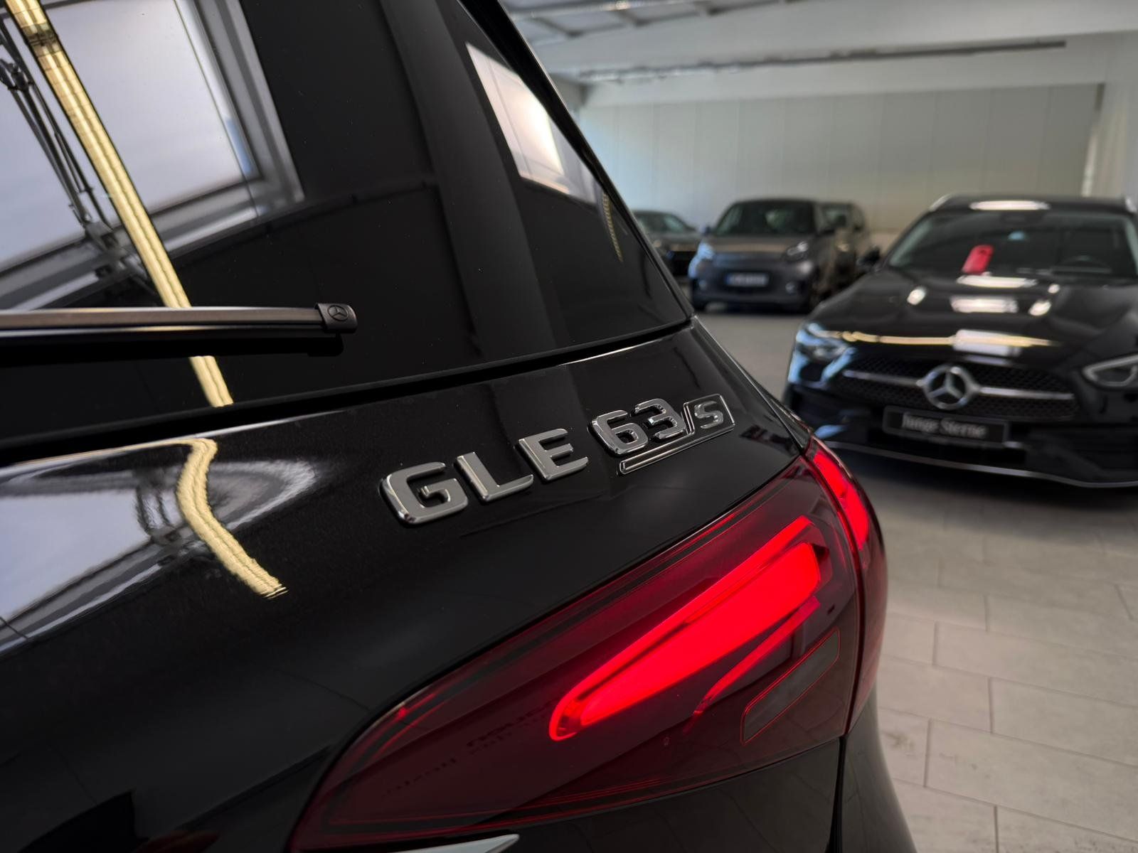 Fahrzeugabbildung Mercedes-Benz Mercedes-AMG GLE 63 S 4M+ KERAMIK+CARBON+AHK+22"