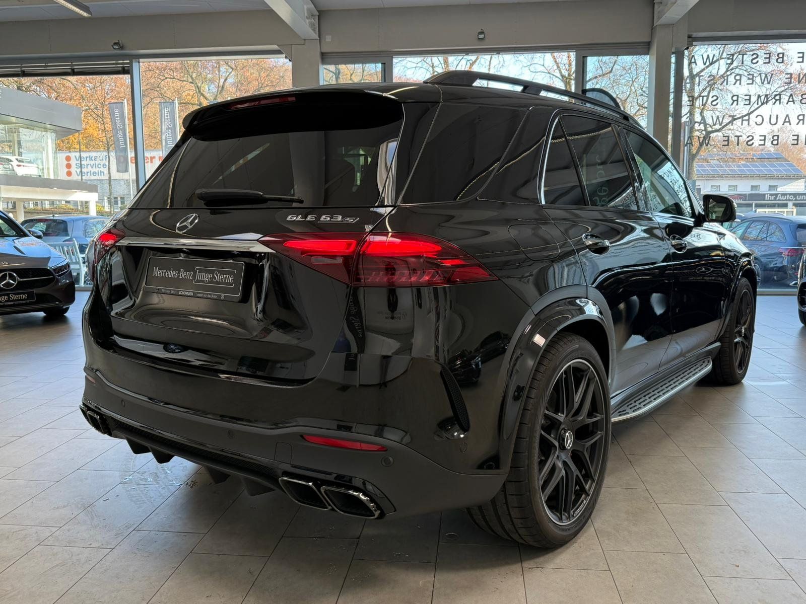 Fahrzeugabbildung Mercedes-Benz Mercedes-AMG GLE 63 S 4M+ KERAMIK+CARBON+AHK+22"