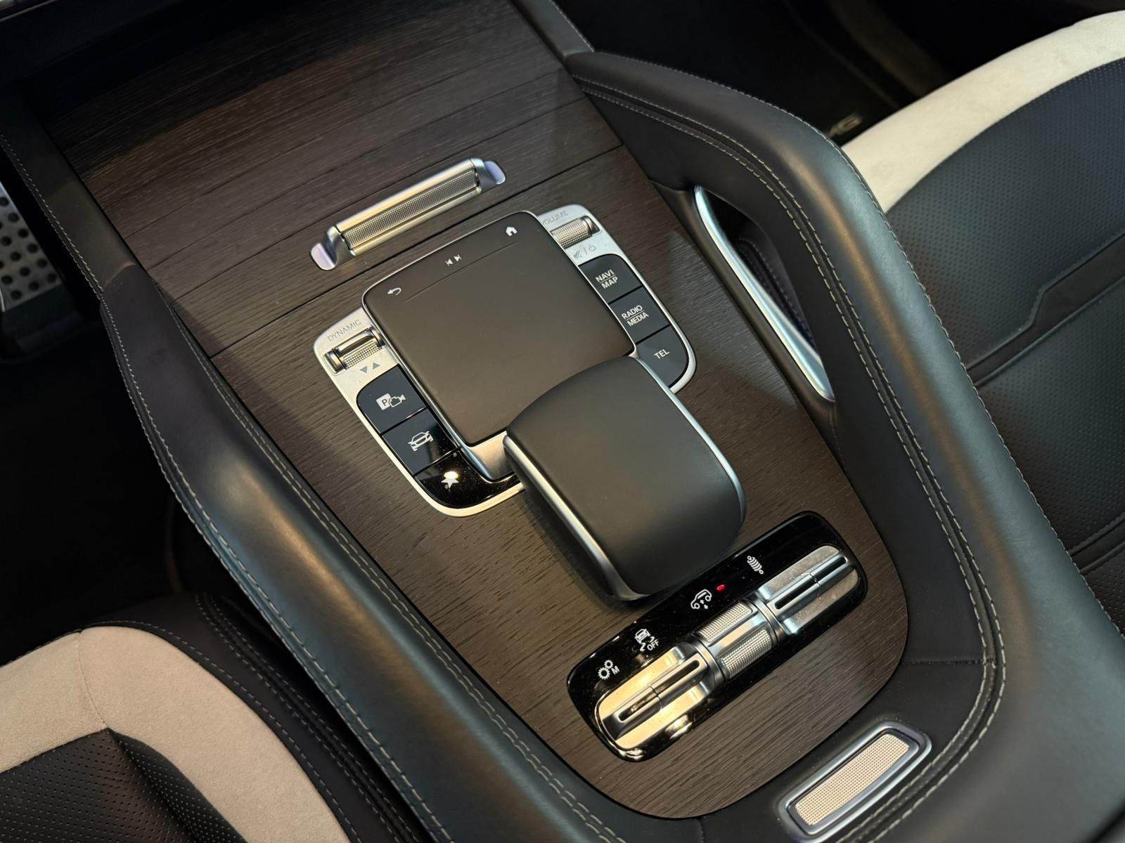 Fahrzeugabbildung Mercedes-Benz GLE 63 S 4M+ Coupé DRIVERS+PANO+MBEAM+HUD+22"