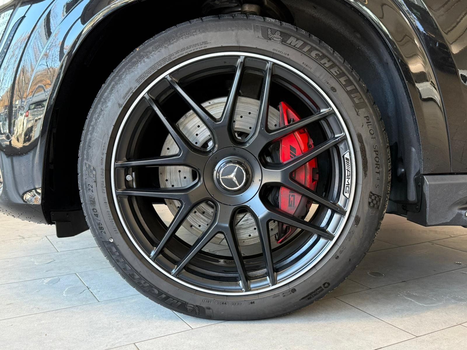 Fahrzeugabbildung Mercedes-Benz GLE 63 S 4M+ Coupé DRIVERS+PANO+MBEAM+HUD+22"