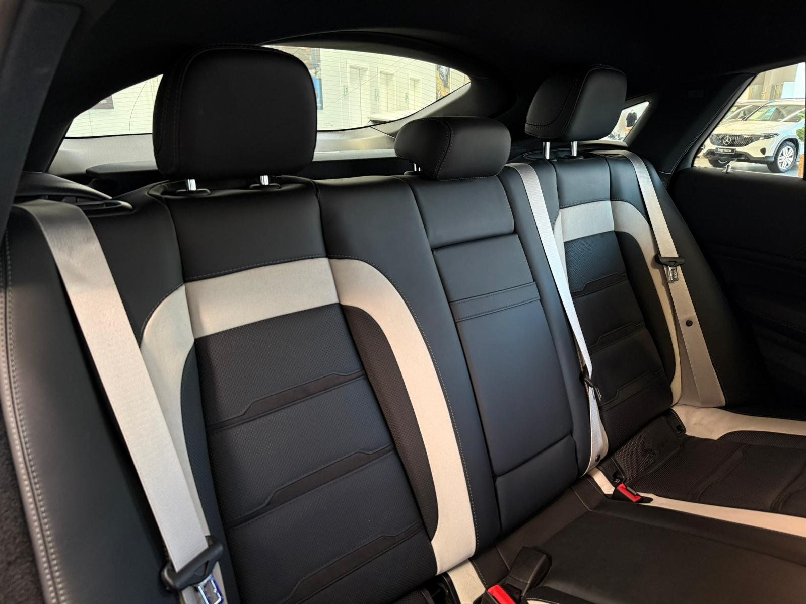 Fahrzeugabbildung Mercedes-Benz GLE 63 S 4M+ Coupé DRIVERS+PANO+MBEAM+HUD+22"