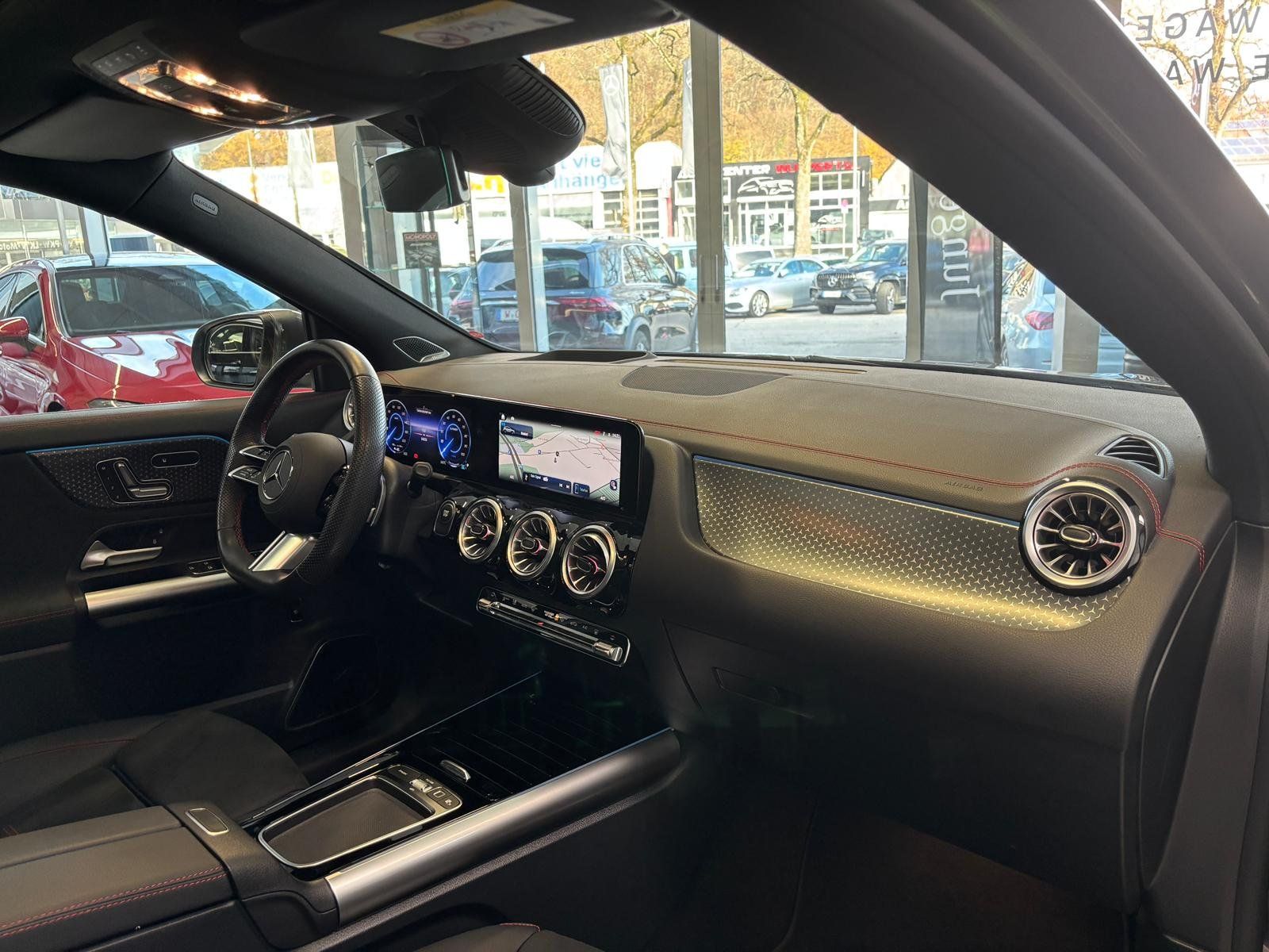 Fahrzeugabbildung Mercedes-Benz EQA 350 4M AMG+PANO+DISTR+HUD+BURMES+360°+MEMORY