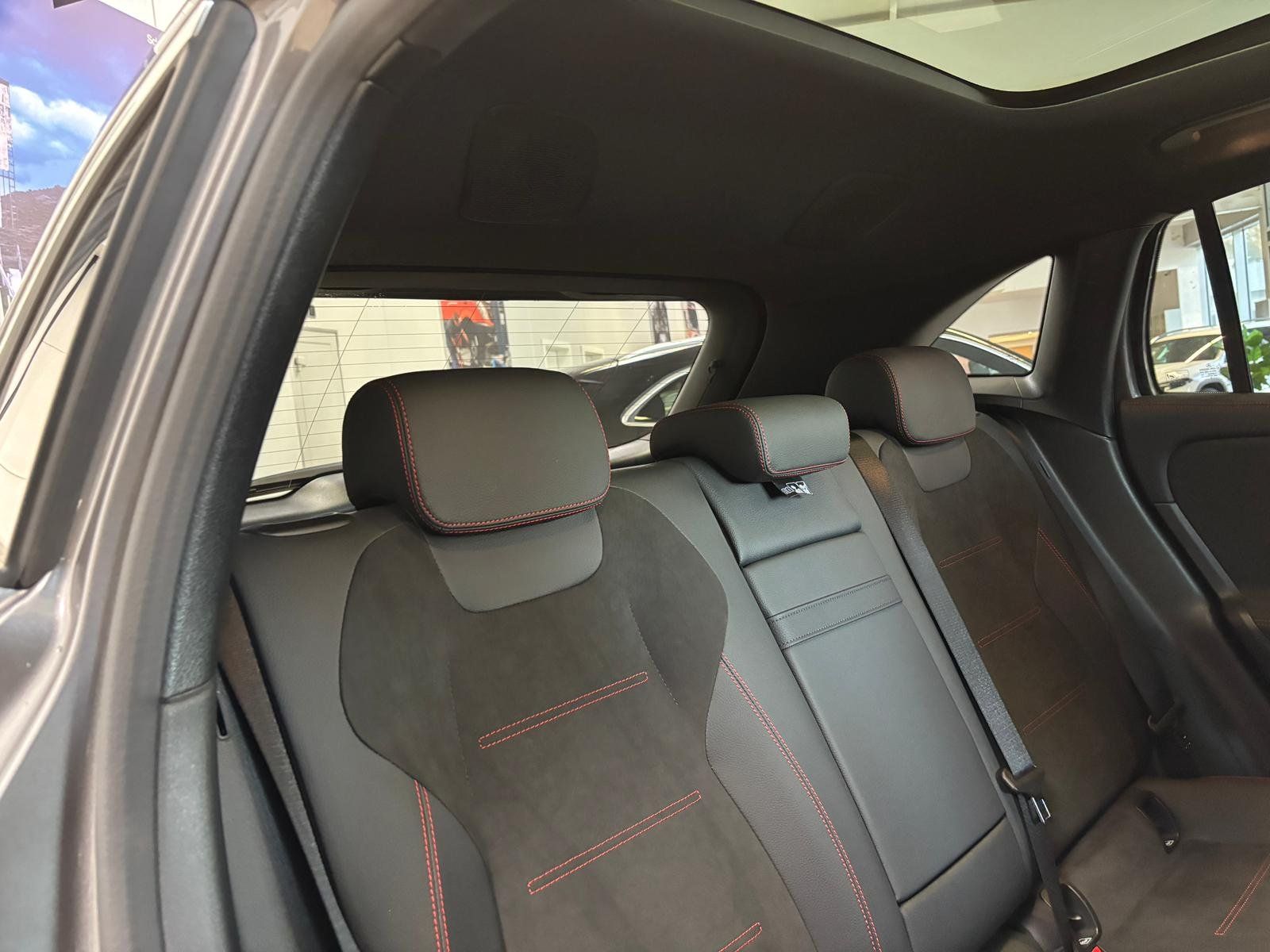 Fahrzeugabbildung Mercedes-Benz EQA 350 4M AMG+PANO+DISTR+HUD+BURMES+360°+MEMORY