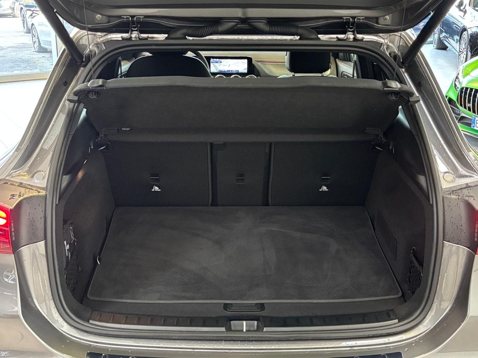 Fahrzeugabbildung Mercedes-Benz EQA 350 4M AMG+PANO+DISTR+HUD+BURMES+360°+MEMORY