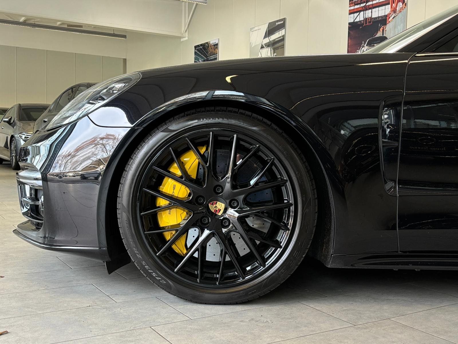 Fahrzeugabbildung Porsche Panamera Turbo KERAMIK+STDHZ+LUFT+BURMES+MASSAGE