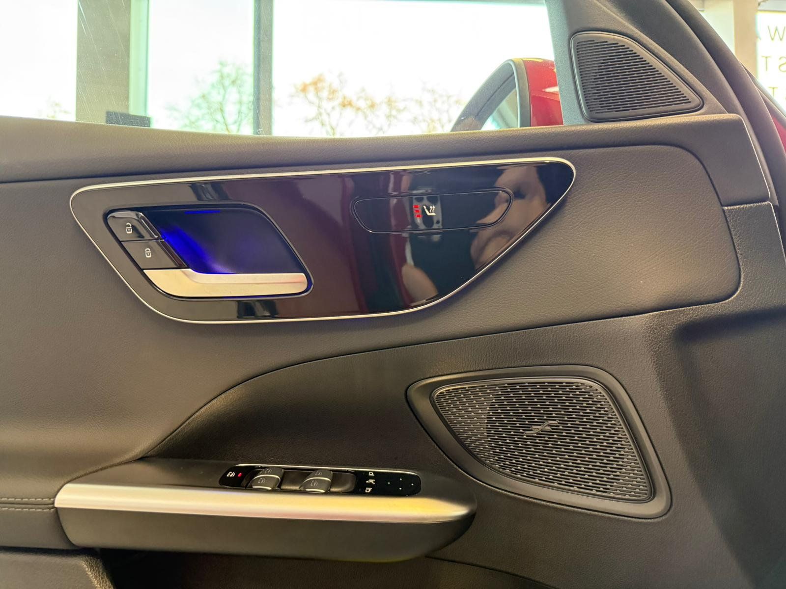 Fahrzeugabbildung Mercedes-Benz C 200 Avantgarde CARPLAY+360°+LED+TOTW+AMBIENTE