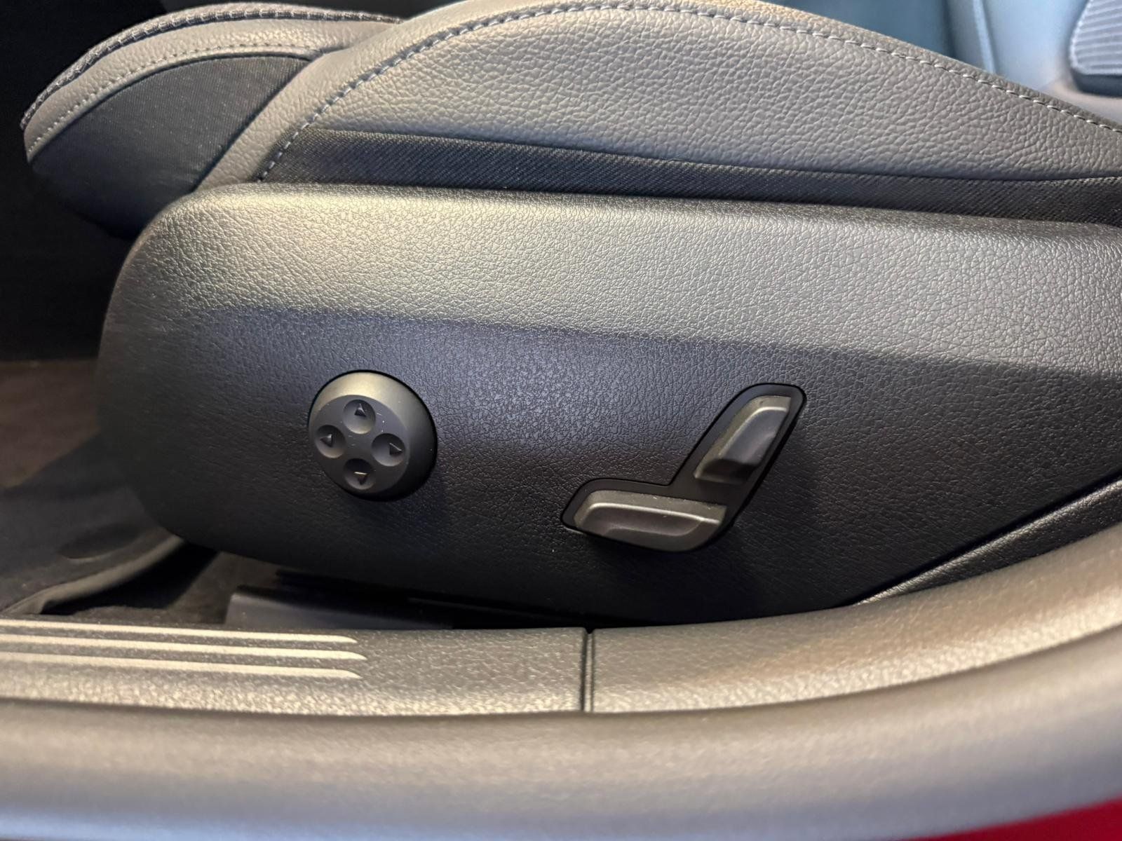 Fahrzeugabbildung Mercedes-Benz C 200 Avantgarde CARPLAY+360°+LED+TOTW+AMBIENTE