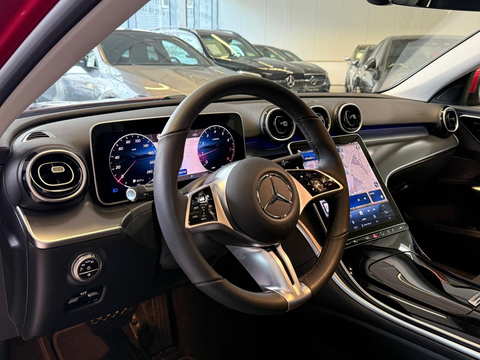 Fahrzeugabbildung Mercedes-Benz C 200 Avantgarde CARPLAY+360°+LED+TOTW+AMBIENTE