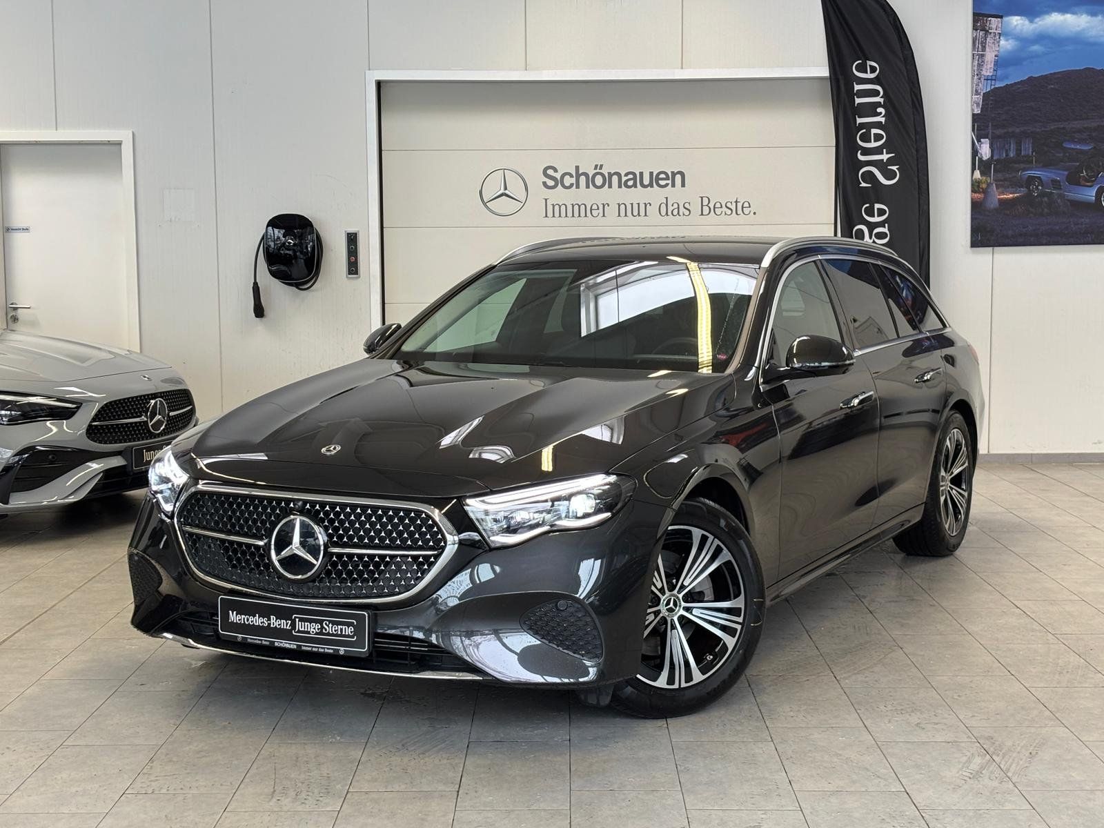 Mercedes-Benz E 200 T Avantgarde DISTR+AHK+DIGITAL+MEMORY+360°