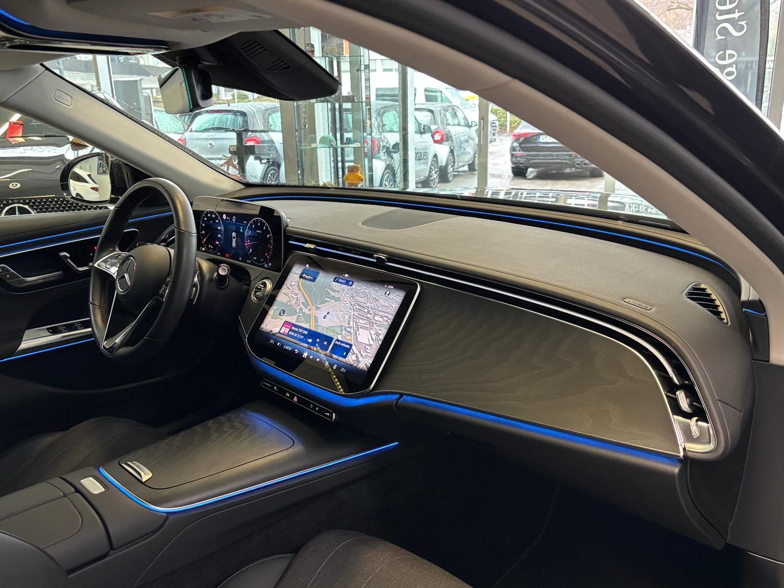Fahrzeugabbildung Mercedes-Benz E 200 T Avantgarde DISTR+AHK+DIGITAL+MEMORY+360°