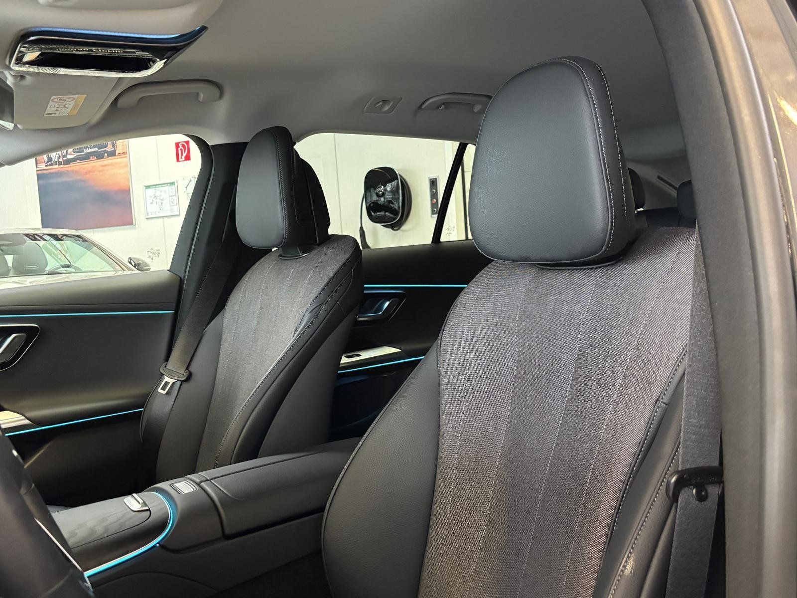 Fahrzeugabbildung Mercedes-Benz E 200 T Avantgarde DISTR+AHK+DIGITAL+MEMORY+360°