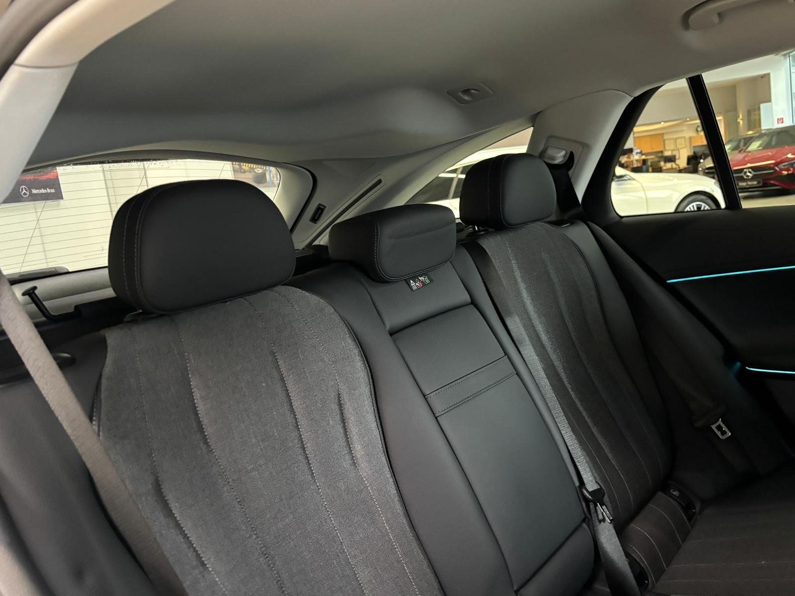 Fahrzeugabbildung Mercedes-Benz E 200 T Avantgarde DISTR+AHK+DIGITAL+MEMORY+360°