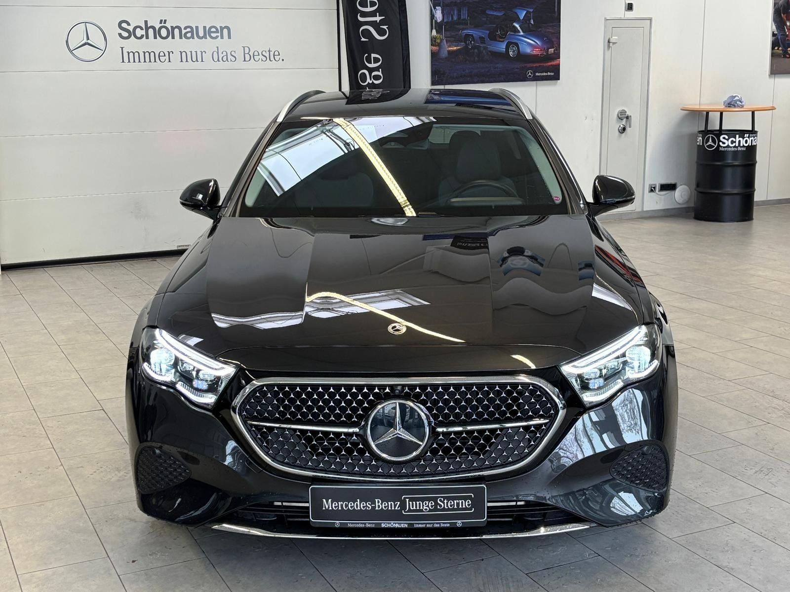 Fahrzeugabbildung Mercedes-Benz E 200 T Avantgarde DISTR+AHK+DIGITAL+MEMORY+360°