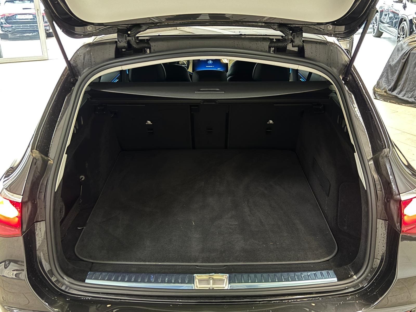 Fahrzeugabbildung Mercedes-Benz E 200 T Avantgarde DISTR+AHK+DIGITAL+MEMORY+360°