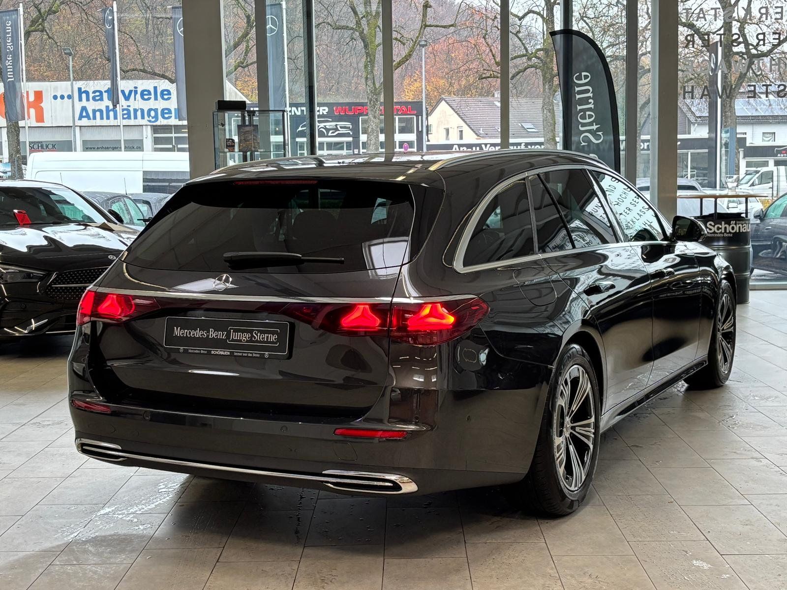 Fahrzeugabbildung Mercedes-Benz E 200 T Avantgarde DISTR+AHK+DIGITAL+MEMORY+360°