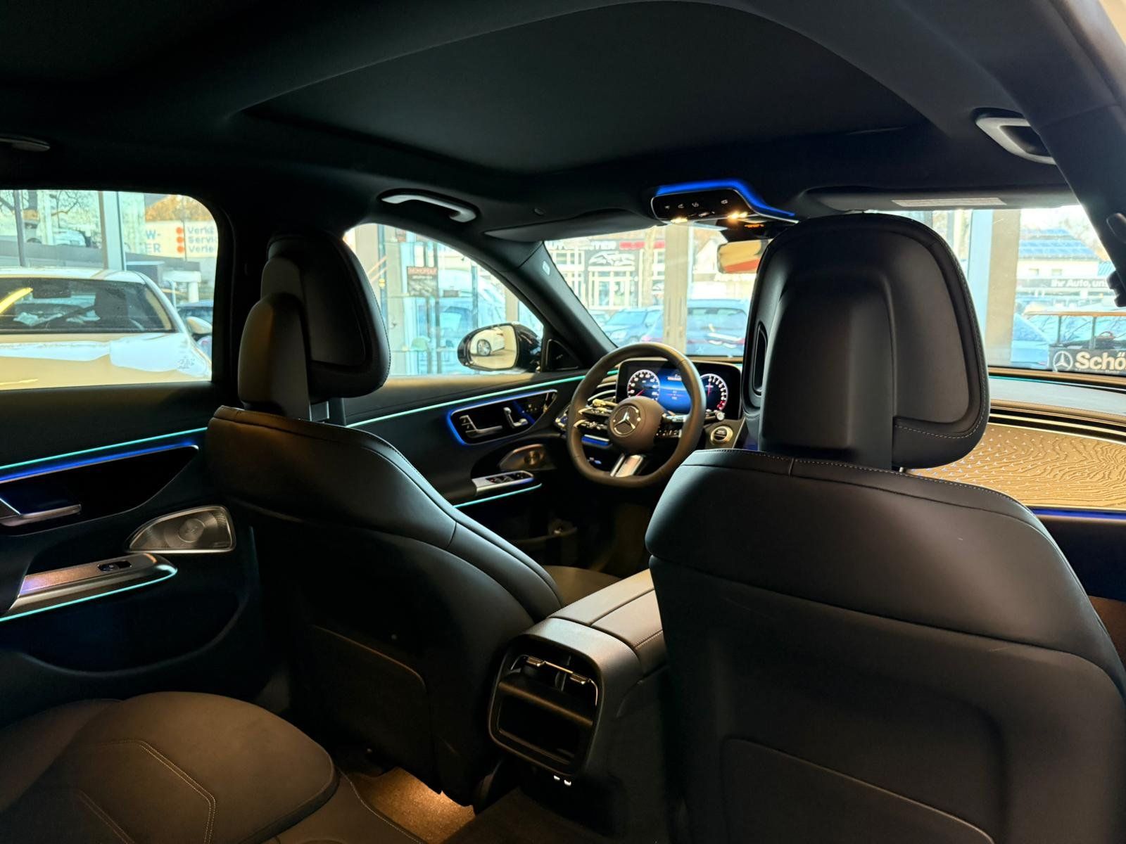 Fahrzeugabbildung Mercedes-Benz E 300e AMG+AIRMATIC+DISTR+PANO+AHK+BURM4D+NIGHT