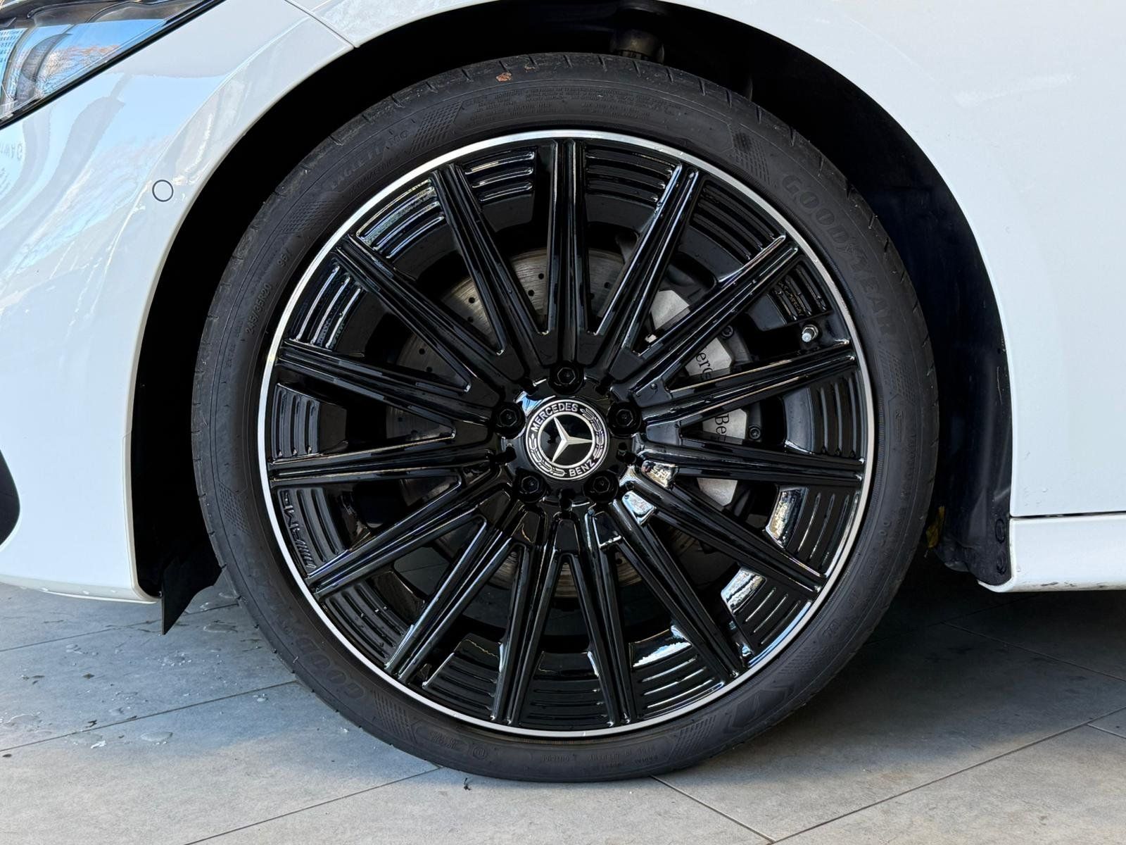 Fahrzeugabbildung Mercedes-Benz CLE 300 4M Coupé AMG+DISTR+HUD+PANO+BURM+NIGHT