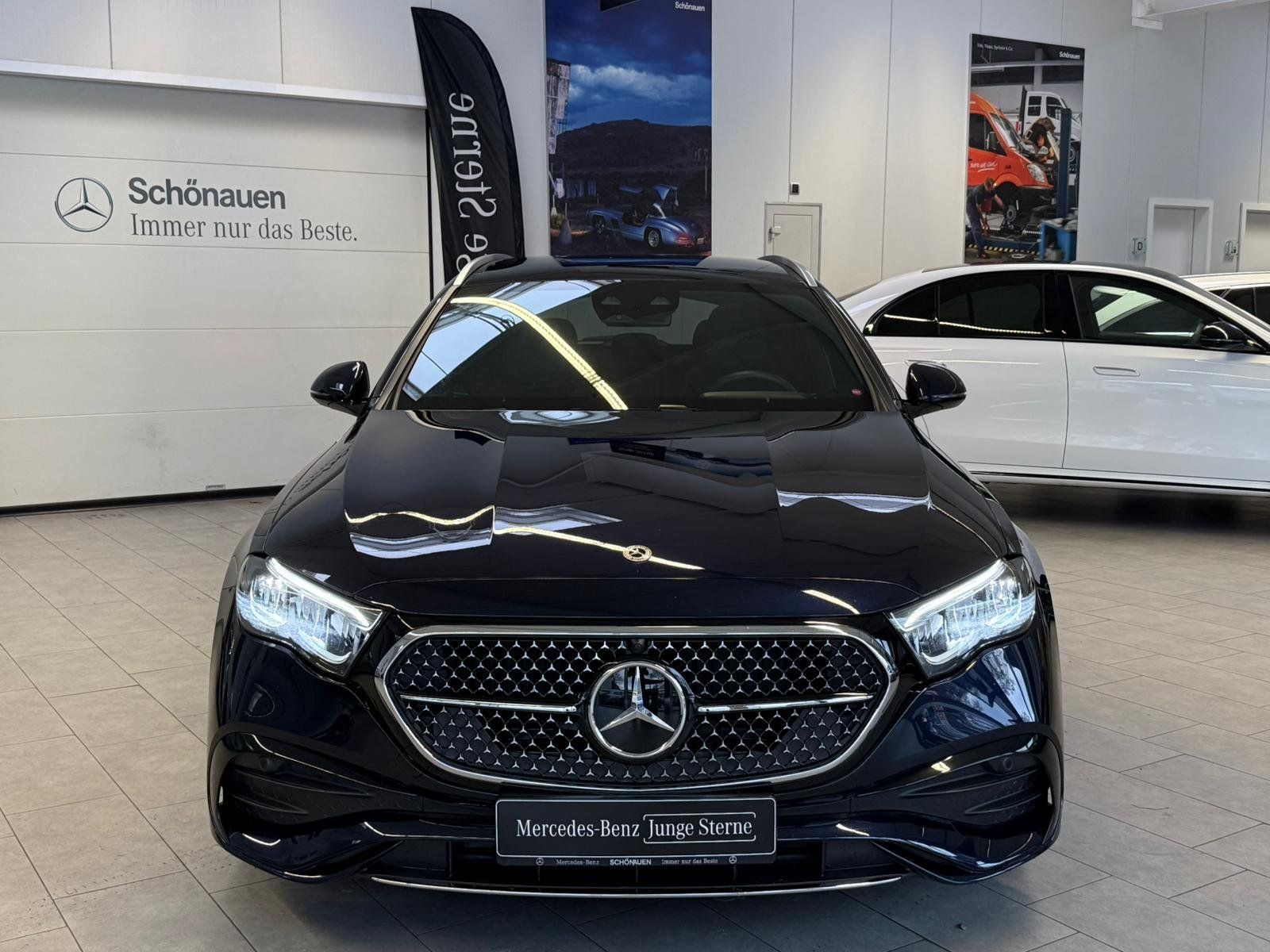 Fahrzeugabbildung Mercedes-Benz E 300 de 4M AMG PANO+AHK+DISTR+KEYLESS+KAMERA