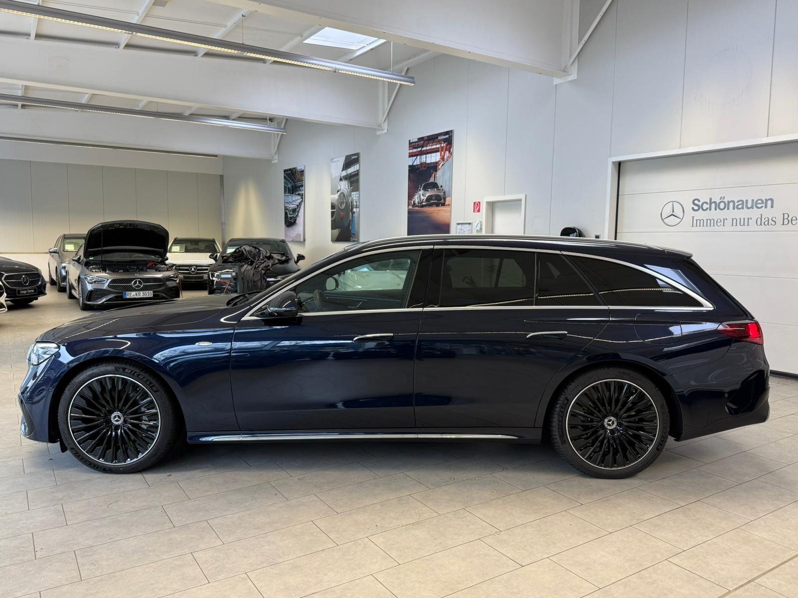 Fahrzeugabbildung Mercedes-Benz E 300 de 4M AMG PANO+AHK+DISTR+KEYLESS+KAMERA