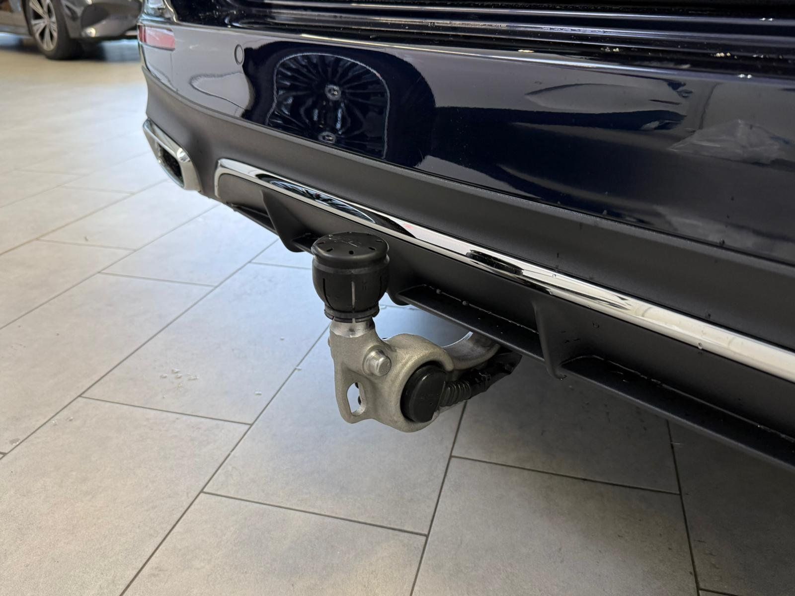 Fahrzeugabbildung Mercedes-Benz E 300 de 4M AMG PANO+AHK+DISTR+KEYLESS+KAMERA