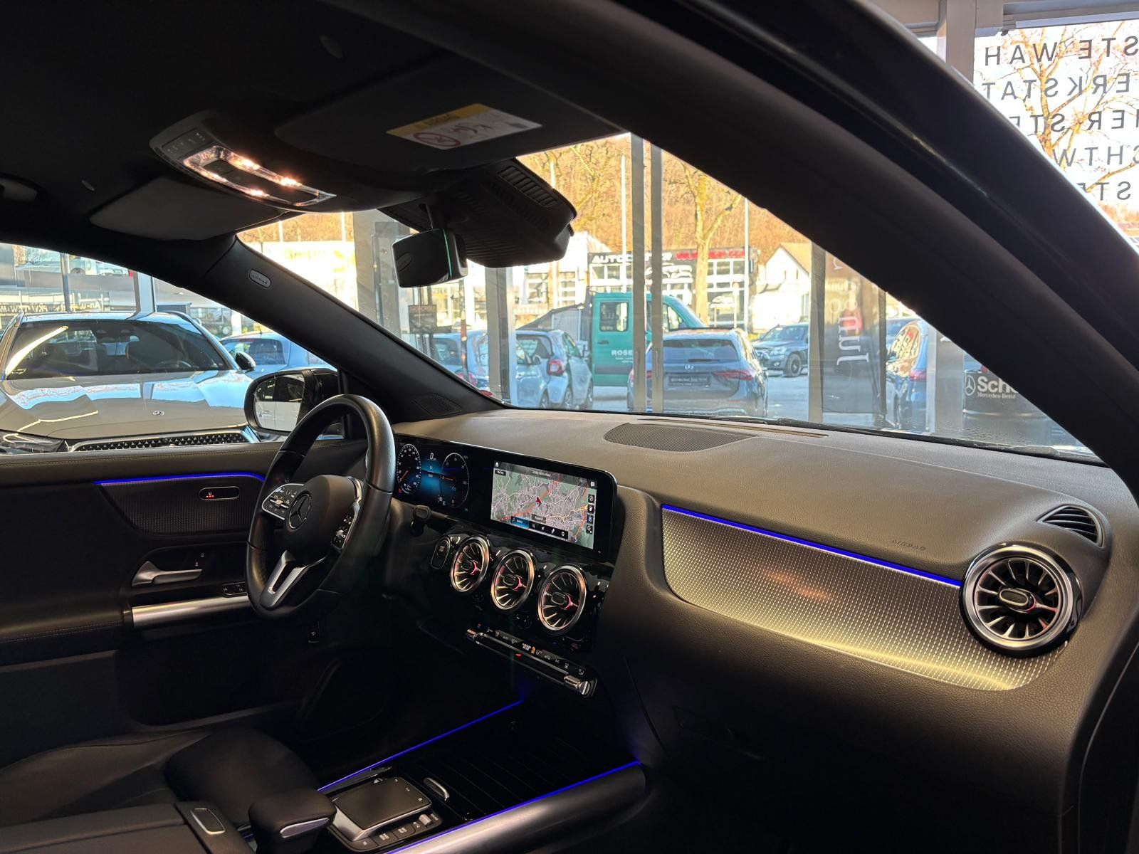 Fahrzeugabbildung Mercedes-Benz EQA 250 ADVANCED+MBUXAUGMENTED+CARPLAY+18"+VZ