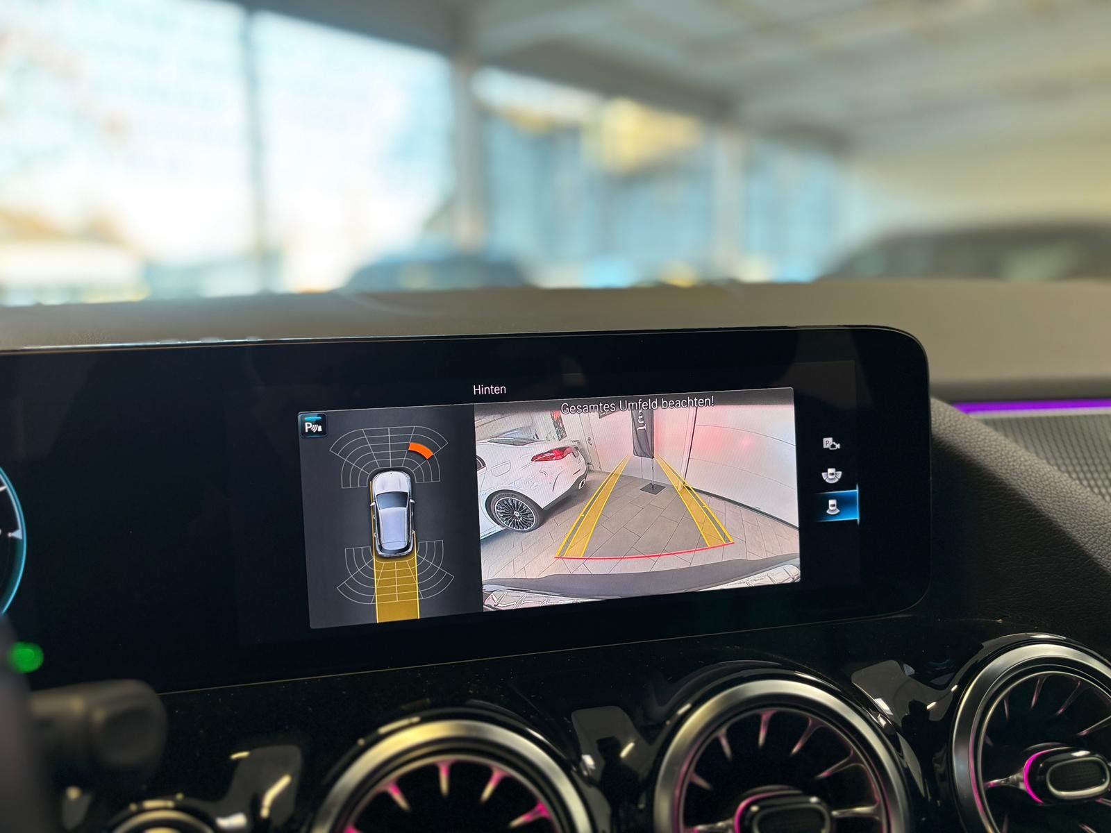 Fahrzeugabbildung Mercedes-Benz EQA 250 ADVANCED+MBUXAUGMENTED+CARPLAY+18"+VZ