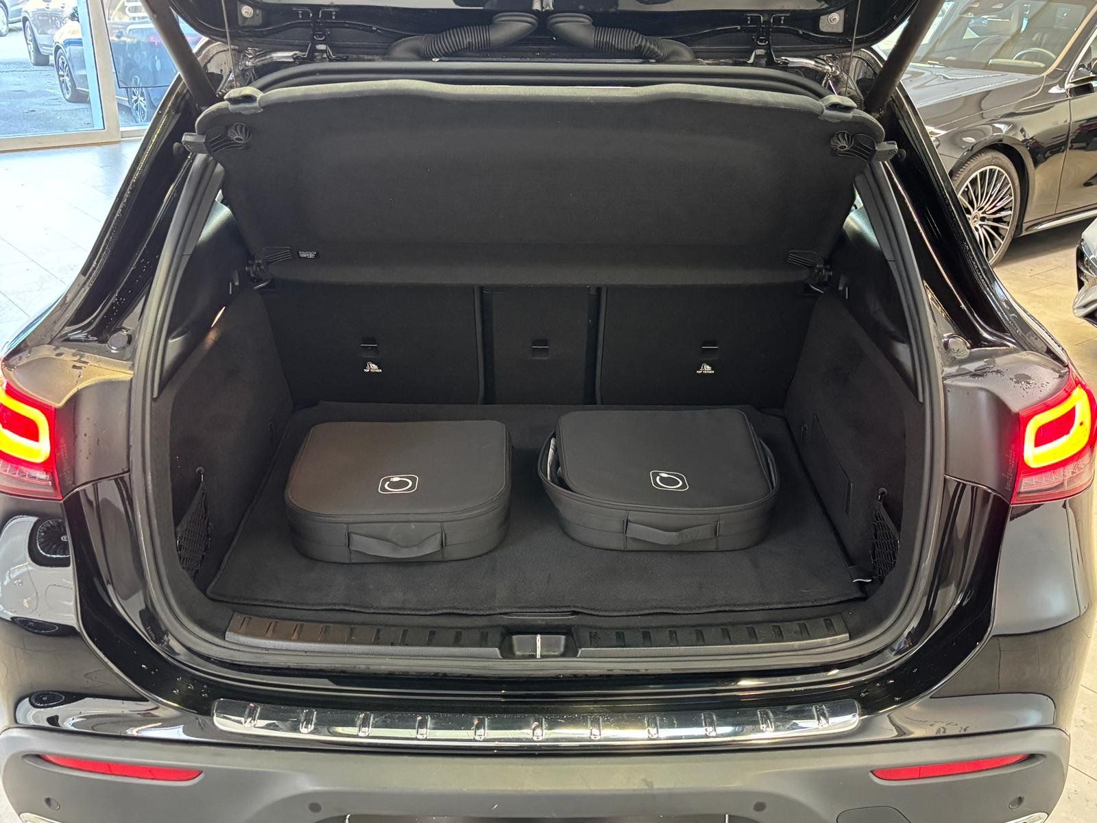 Fahrzeugabbildung Mercedes-Benz EQA 250 ADVANCED+MBUXAUGMENTED+CARPLAY+18"+VZ