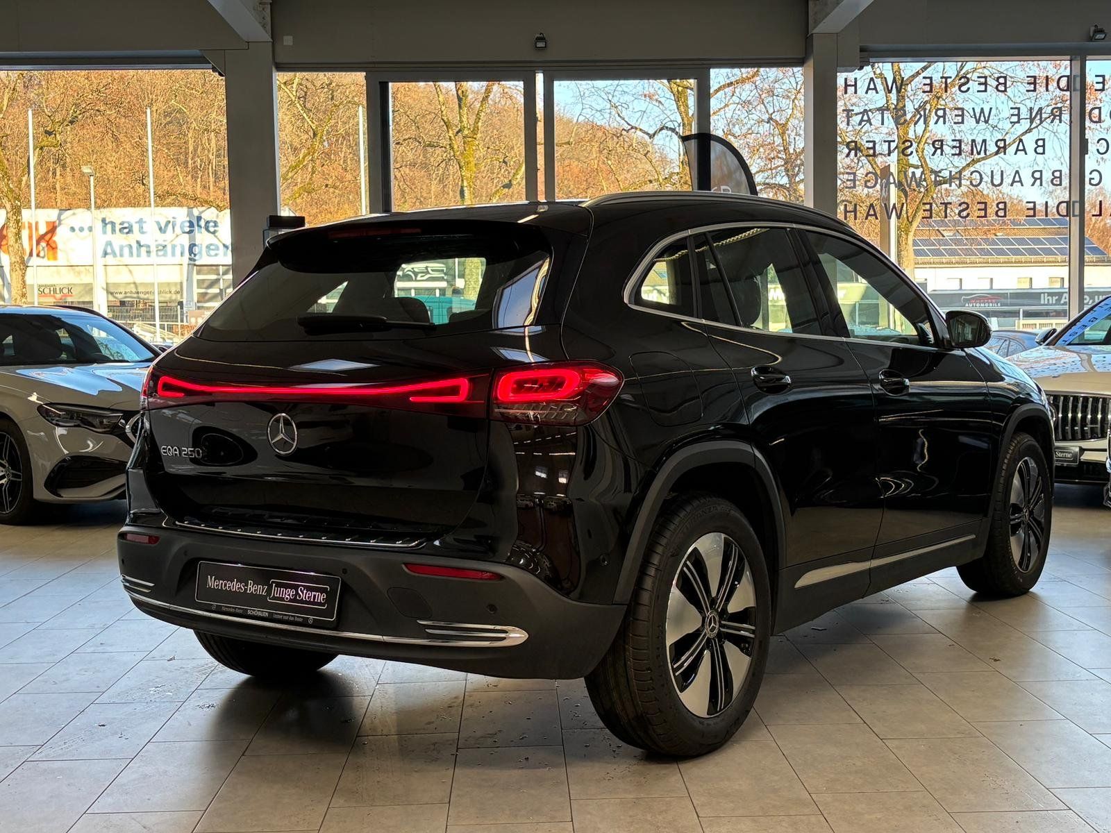 Fahrzeugabbildung Mercedes-Benz EQA 250 ADVANCED+MBUXAUGMENTED+CARPLAY+18"+VZ