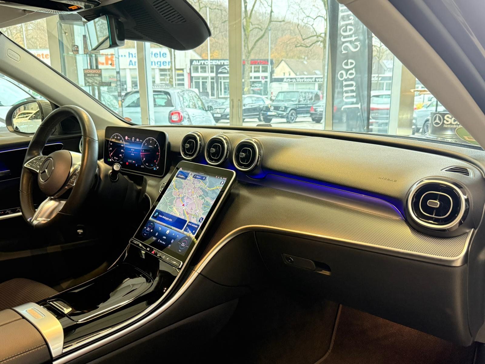 Fahrzeugabbildung Mercedes-Benz C 200d T Avantgarde DISTR+AHK+KAMERA+LED+CARPLAY