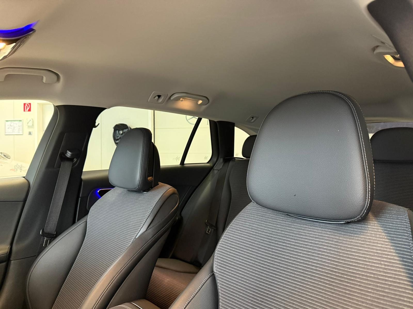 Fahrzeugabbildung Mercedes-Benz C 200d T Avantgarde DISTR+AHK+KAMERA+LED+CARPLAY