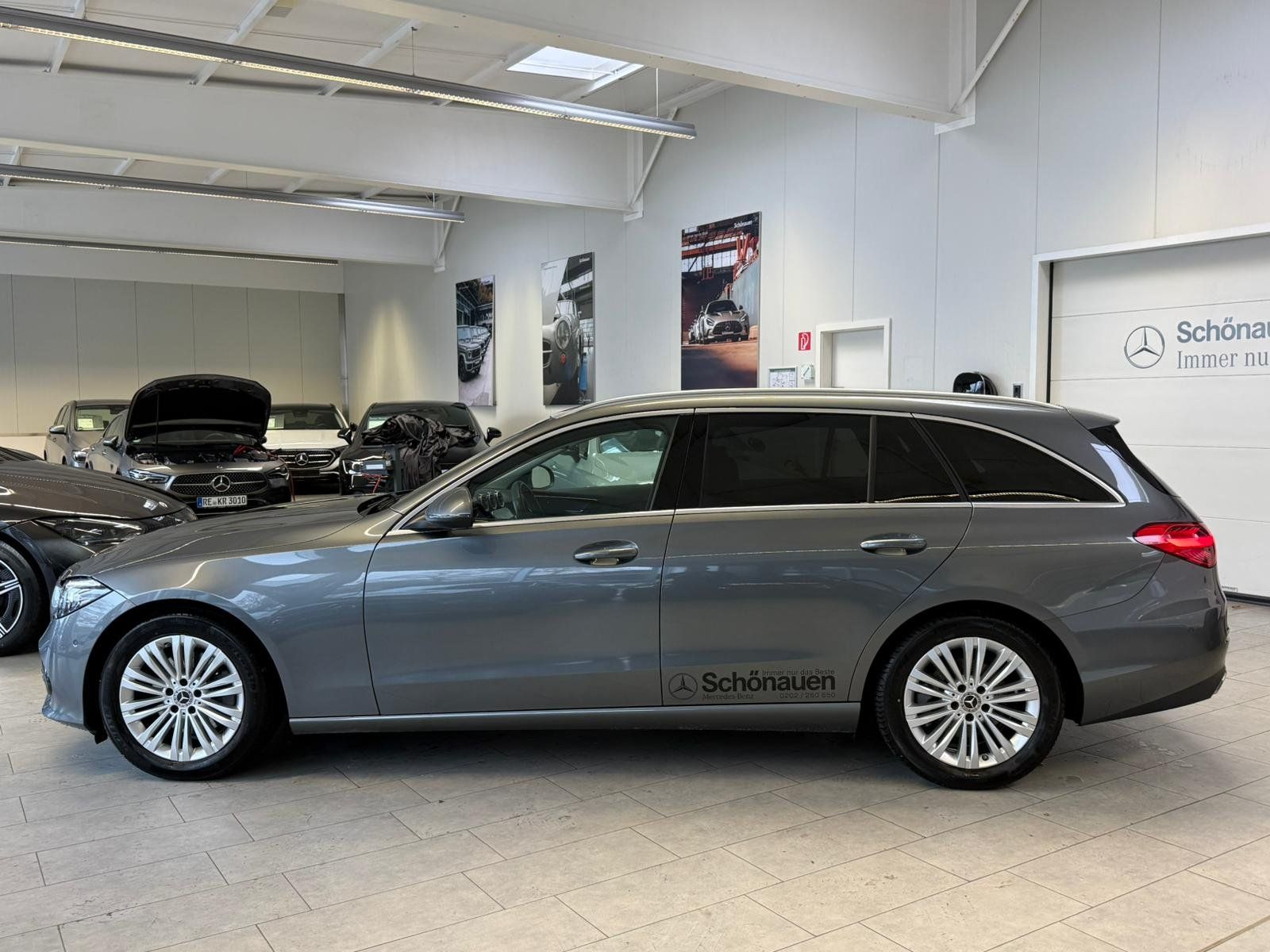 Fahrzeugabbildung Mercedes-Benz C 200d T Avantgarde DISTR+AHK+KAMERA+LED+CARPLAY