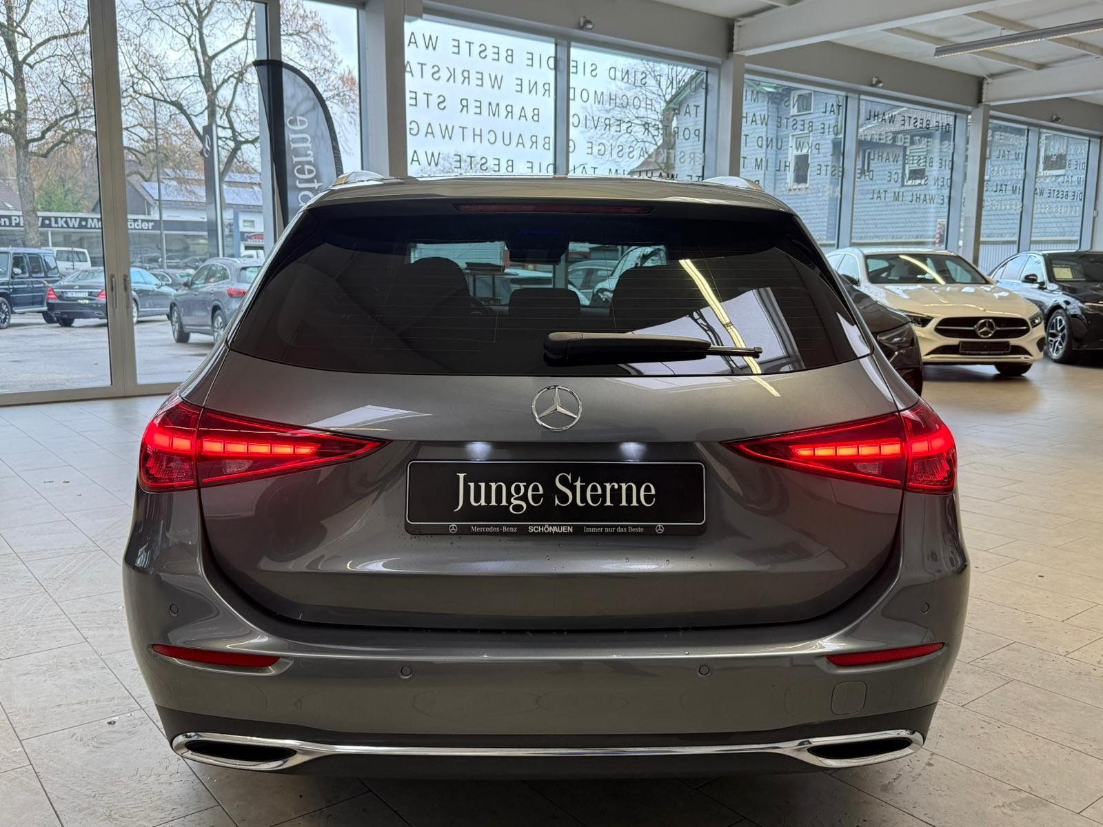 Fahrzeugabbildung Mercedes-Benz C 200d T Avantgarde DISTR+AHK+KAMERA+LED+CARPLAY