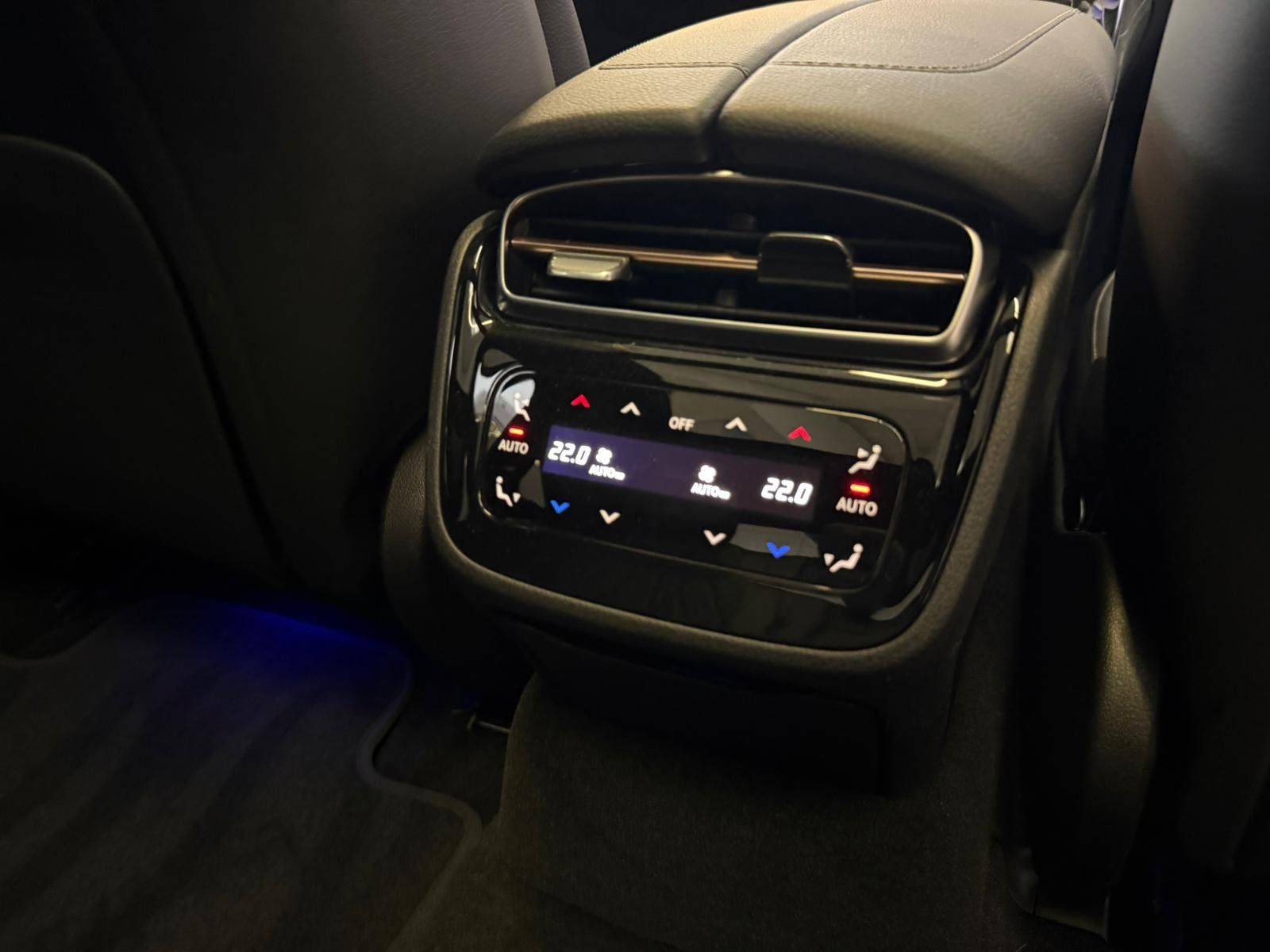 Fahrzeugabbildung Mercedes-Benz EQE 350 4M AMG DISTR+PANO+HUD+BURM+NIGHT+MEMORY