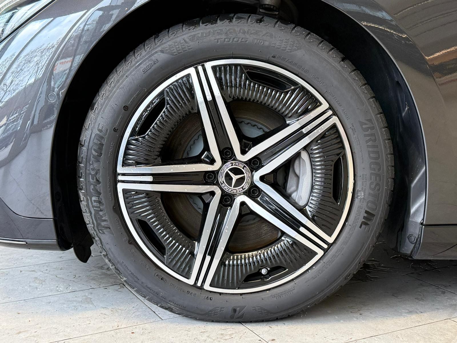 Fahrzeugabbildung Mercedes-Benz EQE 350 4M AMG DISTR+PANO+HUD+BURM+NIGHT+MEMORY