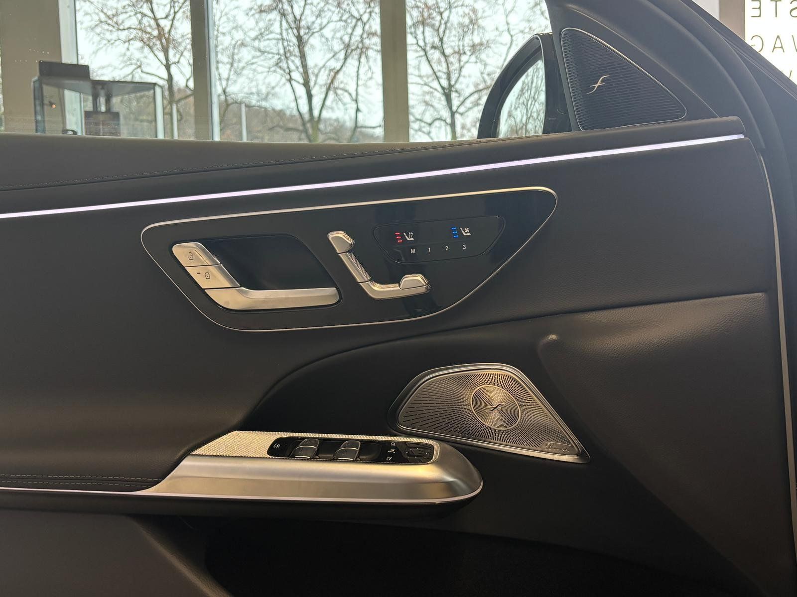 Fahrzeugabbildung Mercedes-Benz E 450d 4M T AMG+DISTR+HUD+PANO+AHK+BURM4D+NIGHT