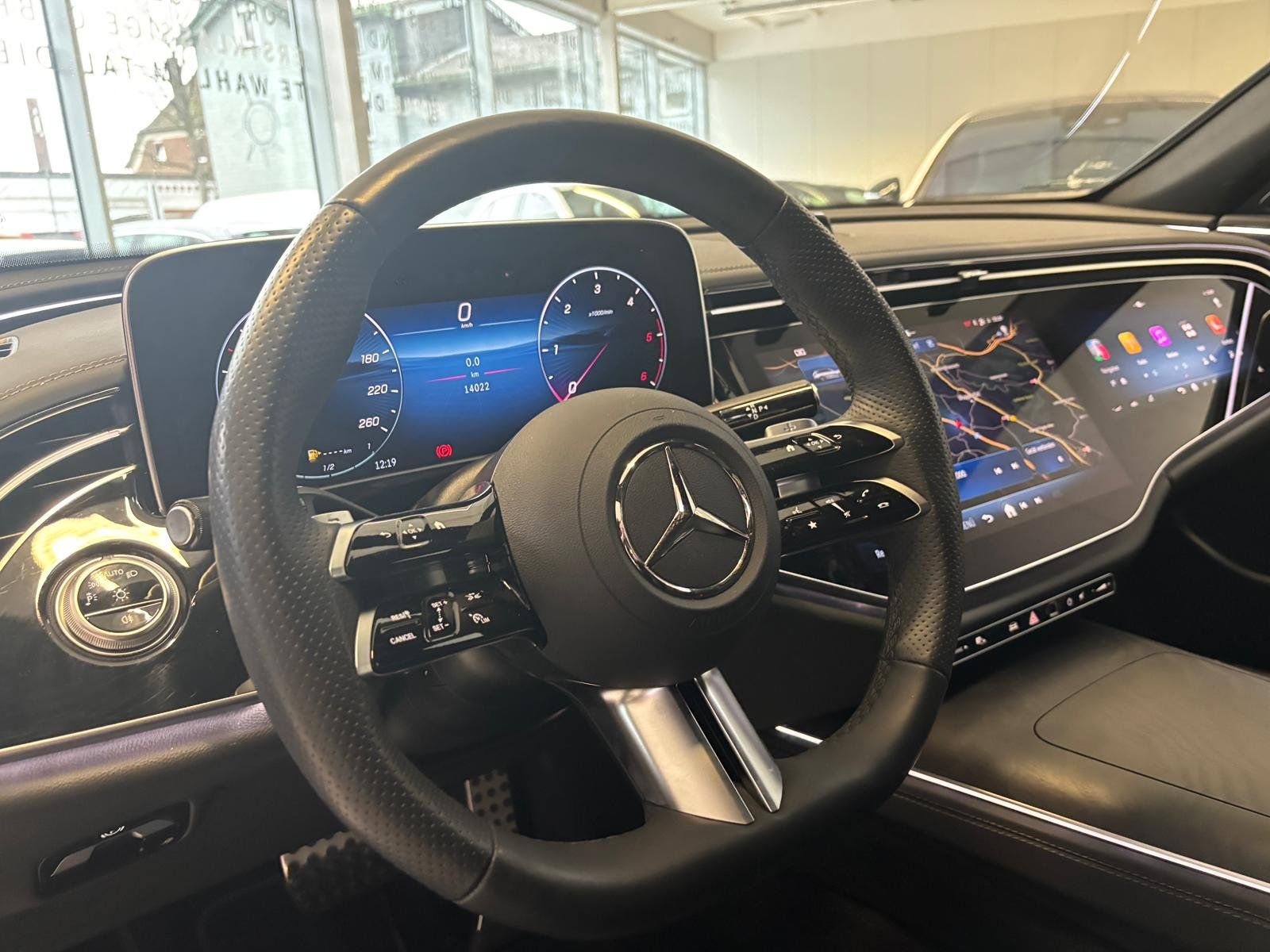 Fahrzeugabbildung Mercedes-Benz E 450d 4M T AMG+DISTR+HUD+PANO+AHK+BURM4D+NIGHT