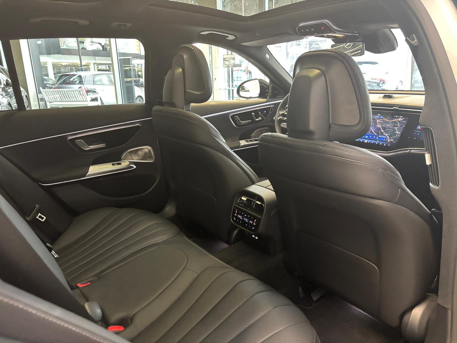 Fahrzeugabbildung Mercedes-Benz E 450d 4M T AMG+DISTR+HUD+PANO+AHK+BURM4D+NIGHT