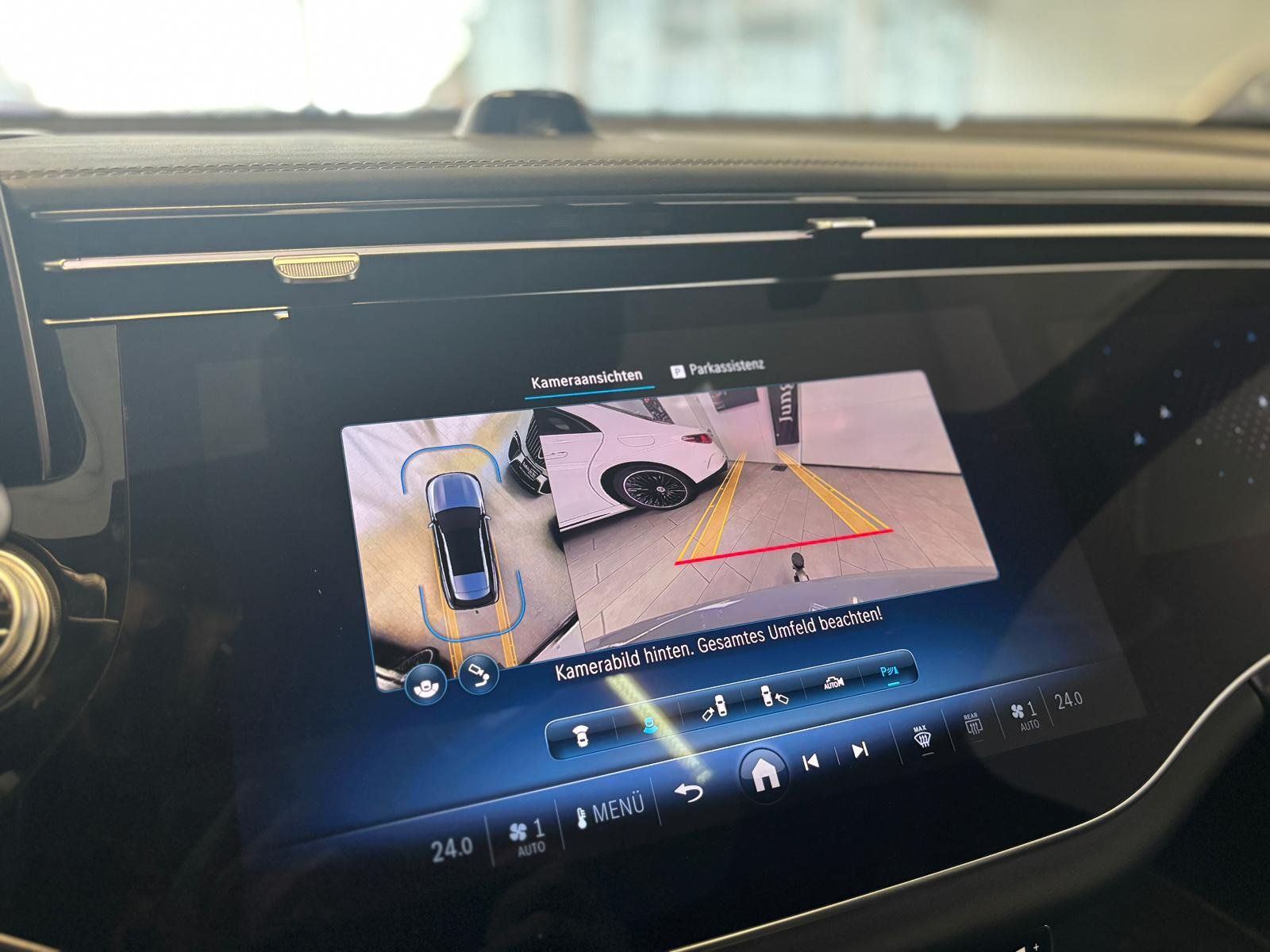 Fahrzeugabbildung Mercedes-Benz E 450d 4M T AMG+DISTR+HUD+PANO+AHK+BURM4D+NIGHT